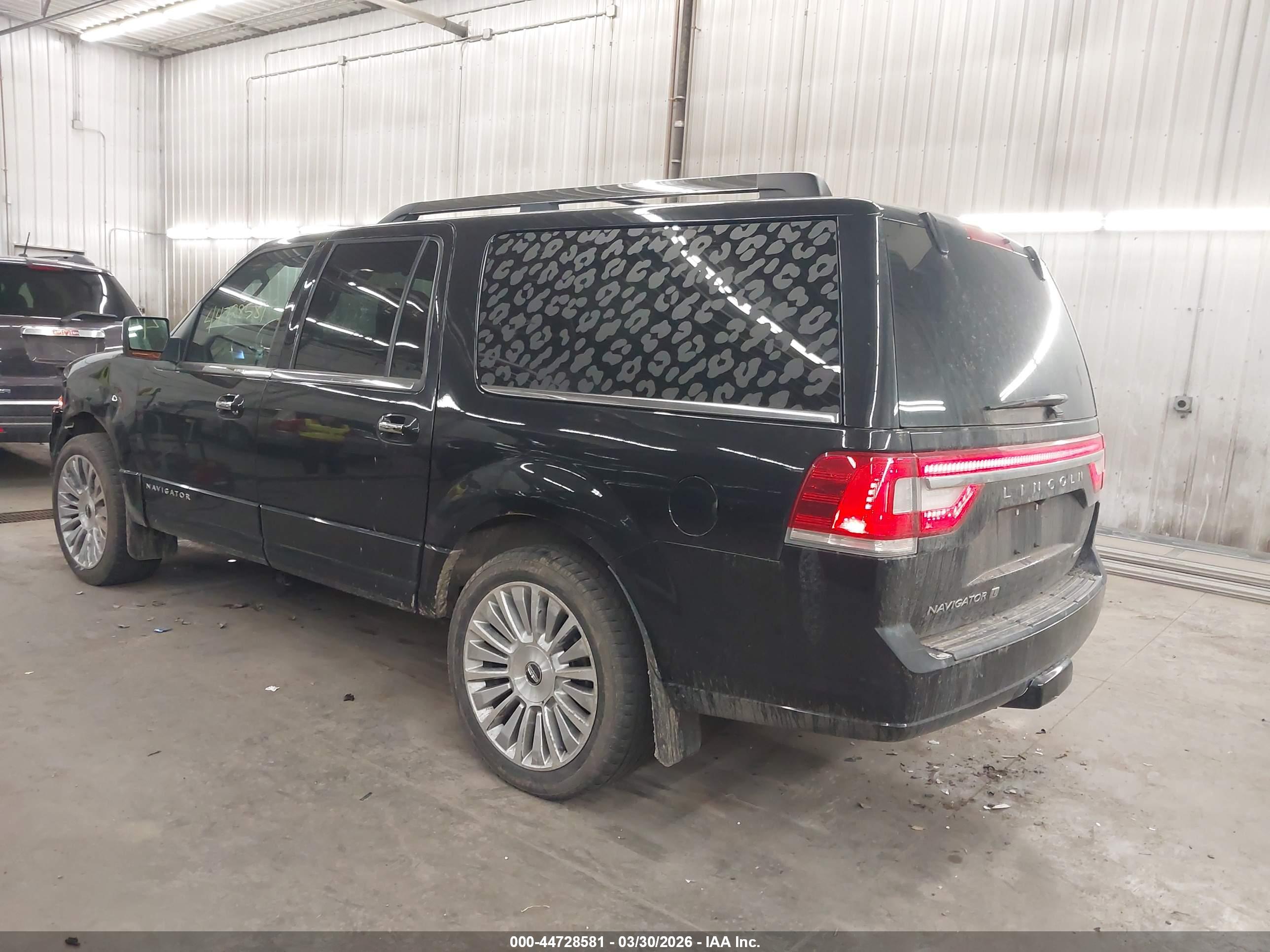 LINCOLN NAVIGATOR image 3