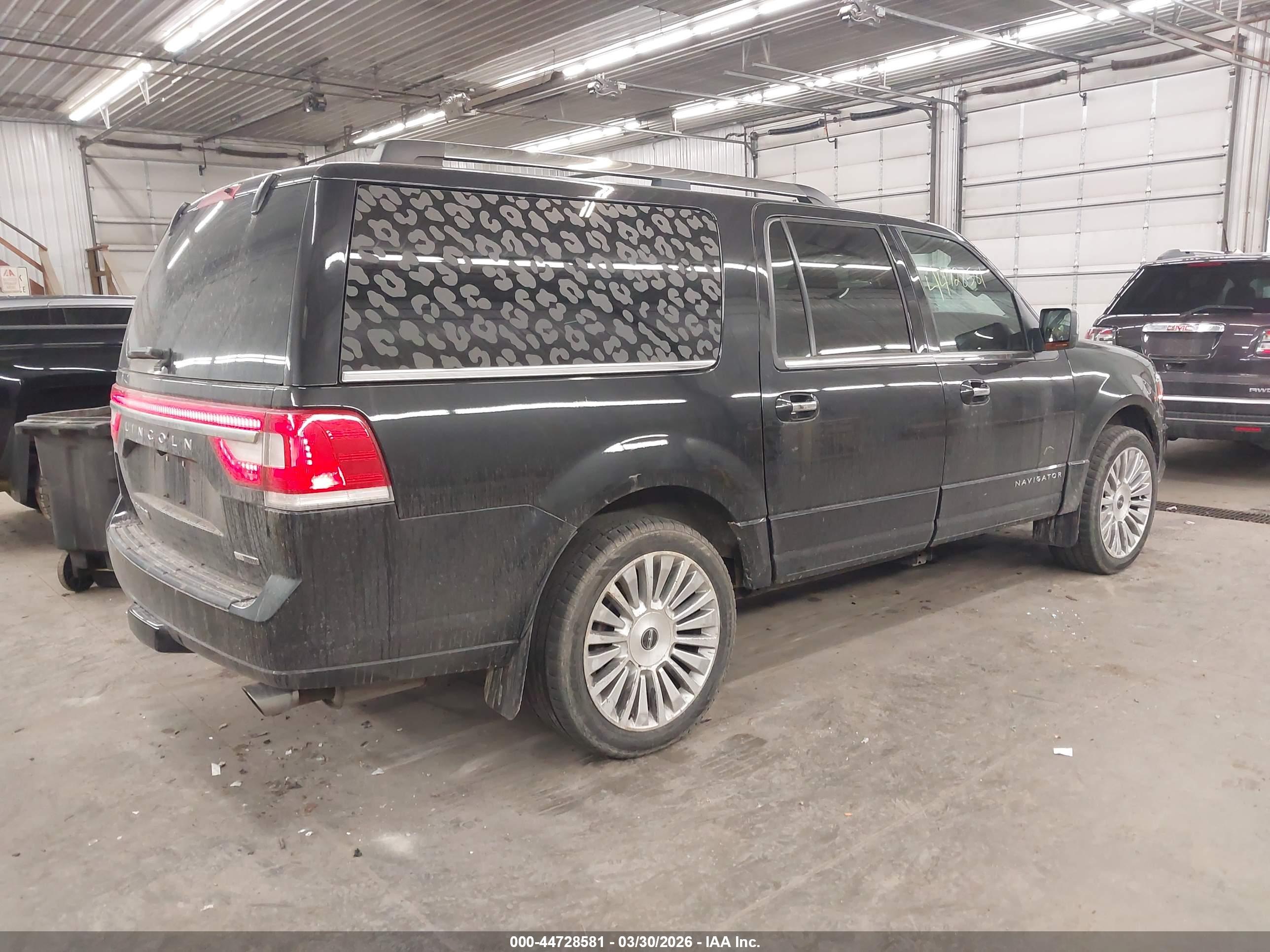 LINCOLN NAVIGATOR image 4