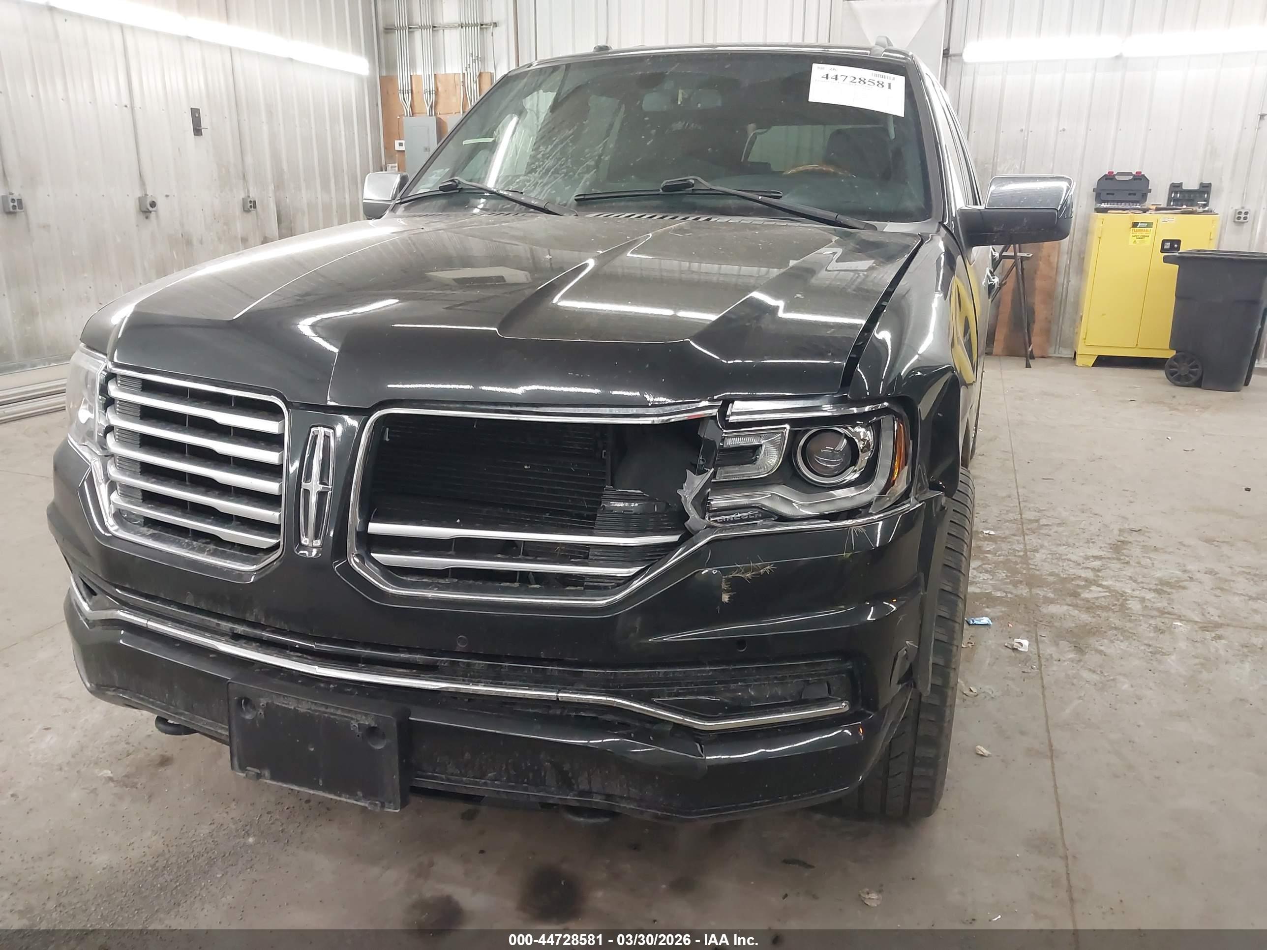 LINCOLN NAVIGATOR image 6