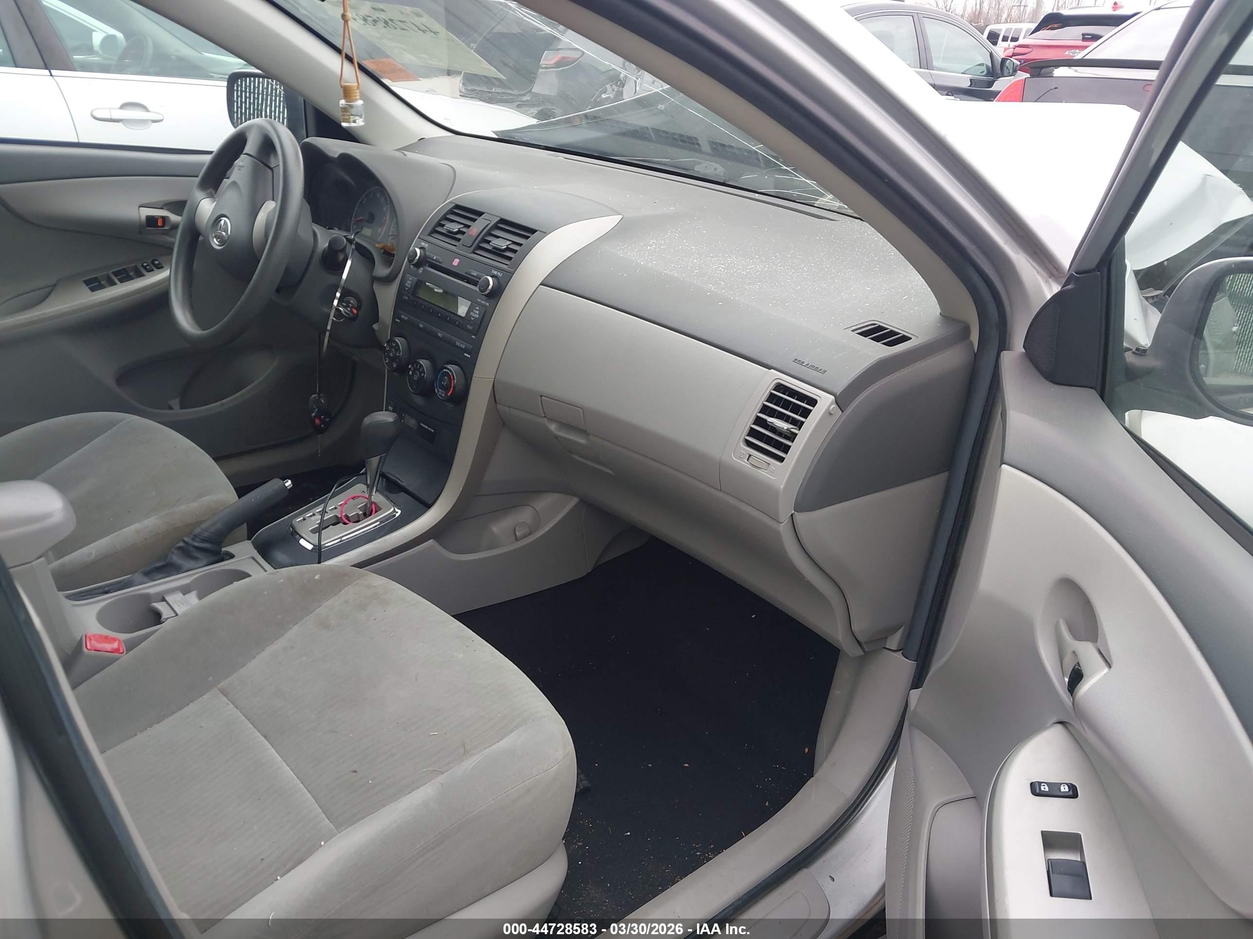 TOYOTA COROLLA image 5