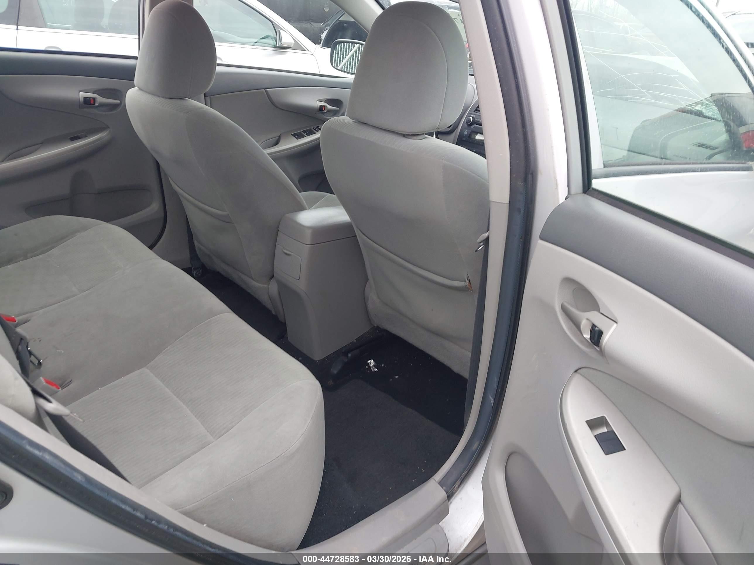TOYOTA COROLLA image 8