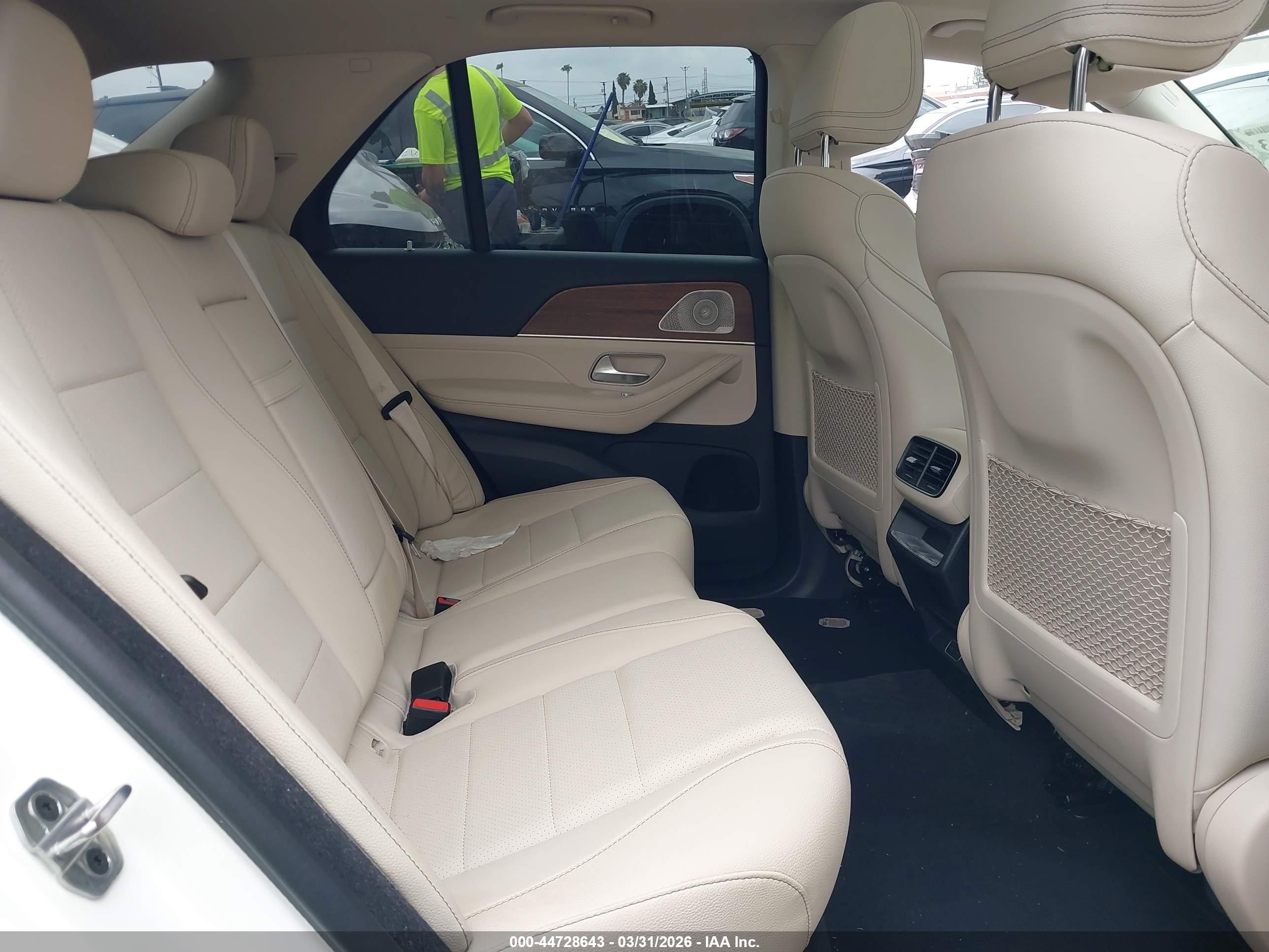 MERCEDES-BENZ GLE image 8