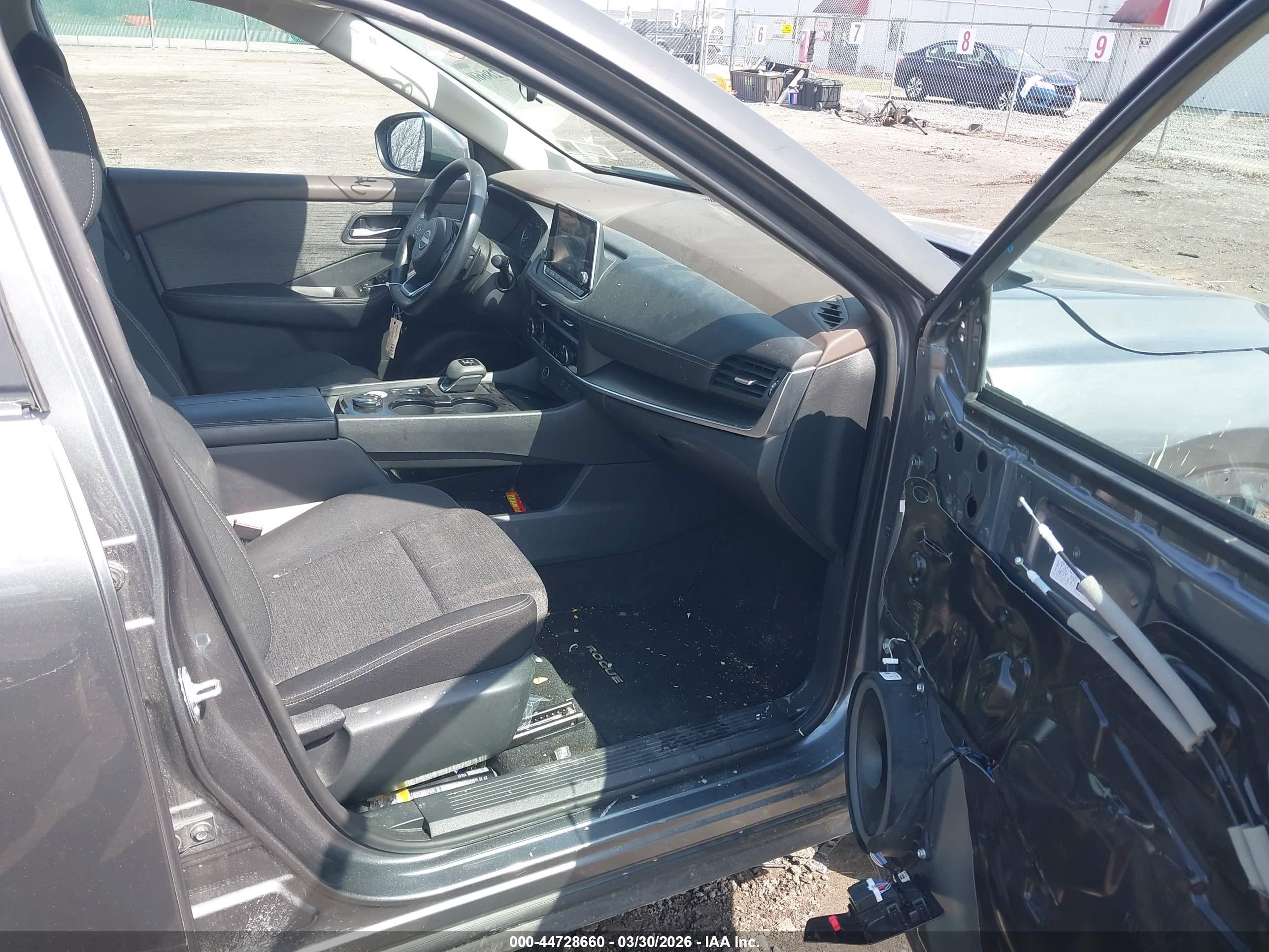 NISSAN ROGUE image 5