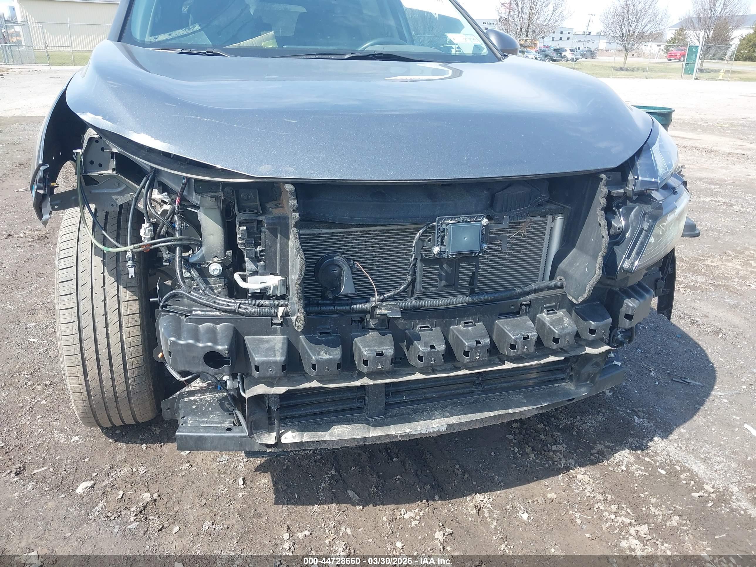 NISSAN ROGUE image 6