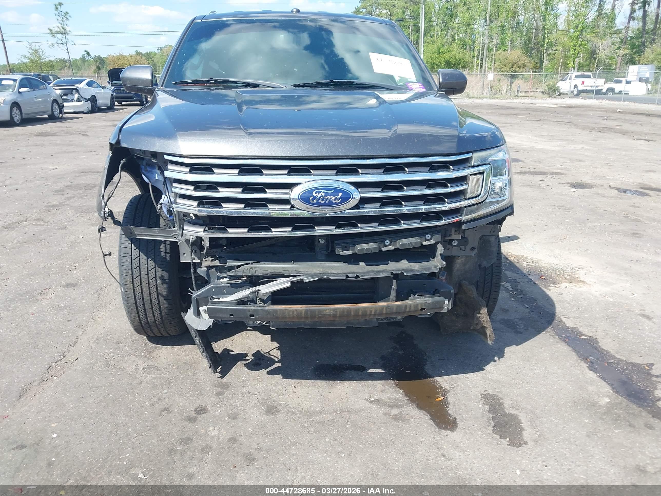 FORD EXPEDITION image 6
