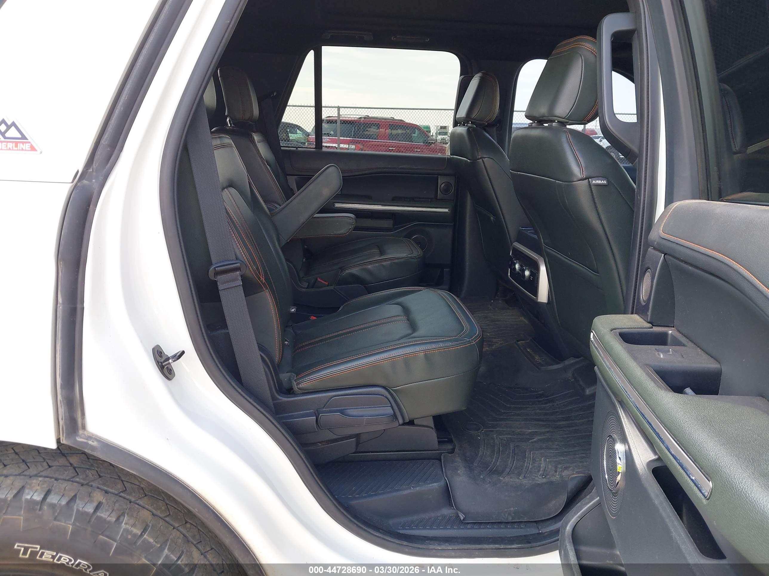 FORD EXPEDITION image 8
