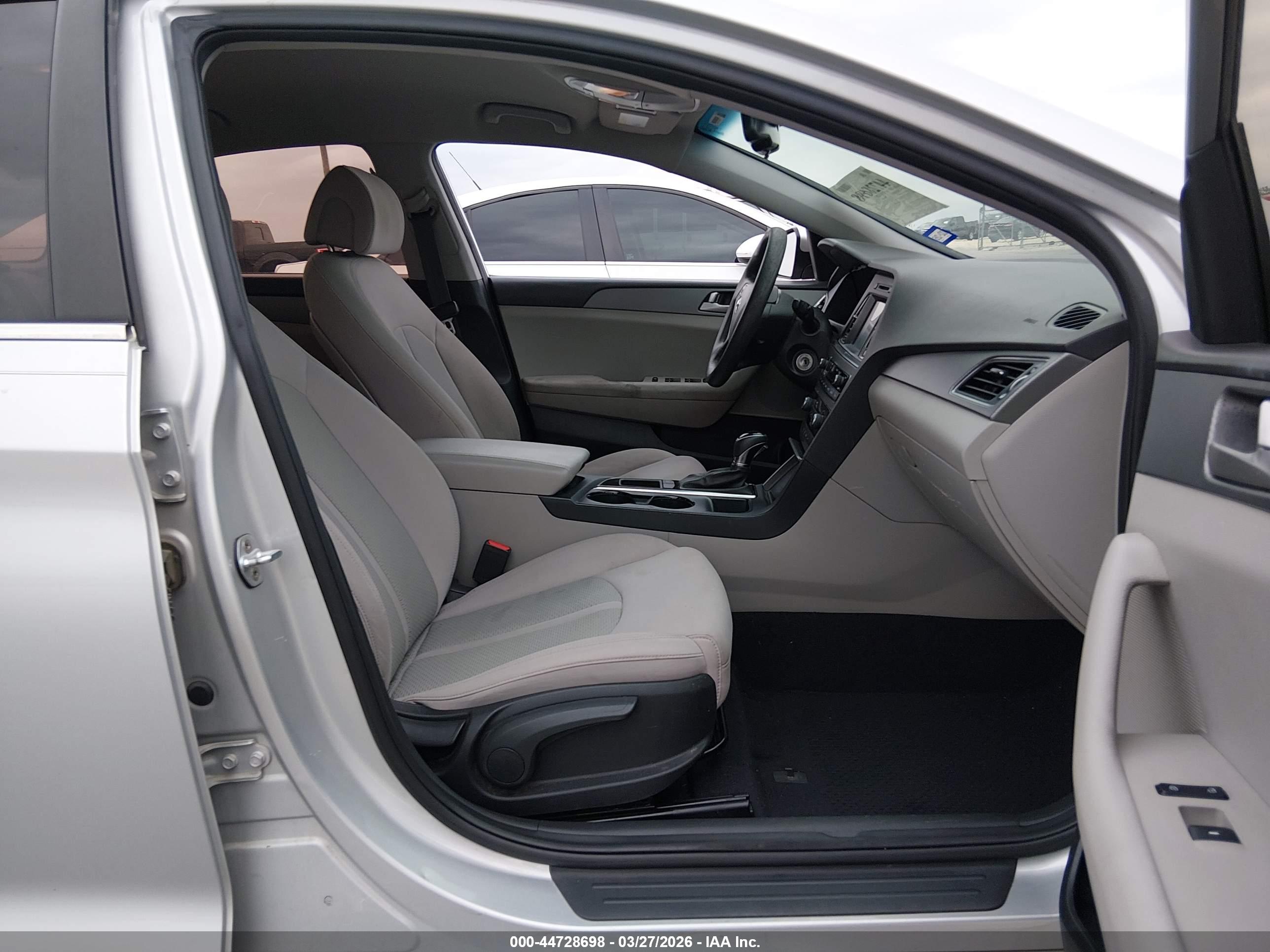 HYUNDAI SONATA image 5