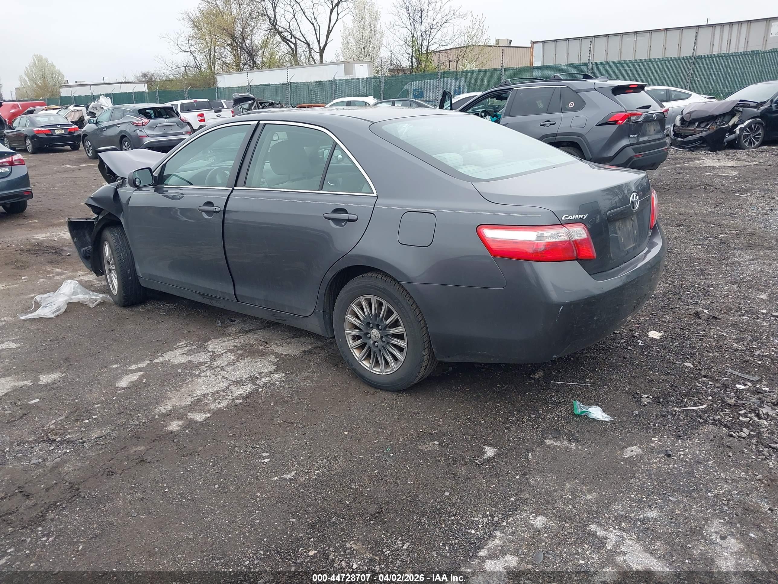 TOYOTA CAMRY image 3