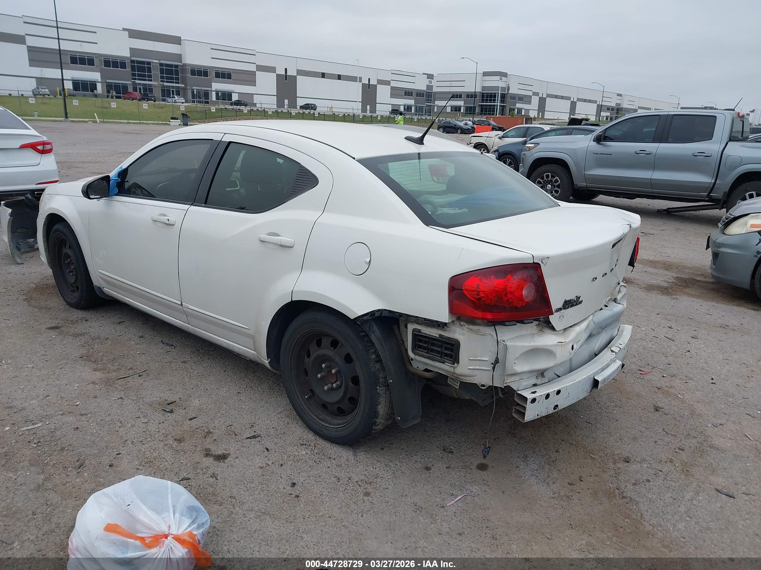 DODGE AVENGER image 3