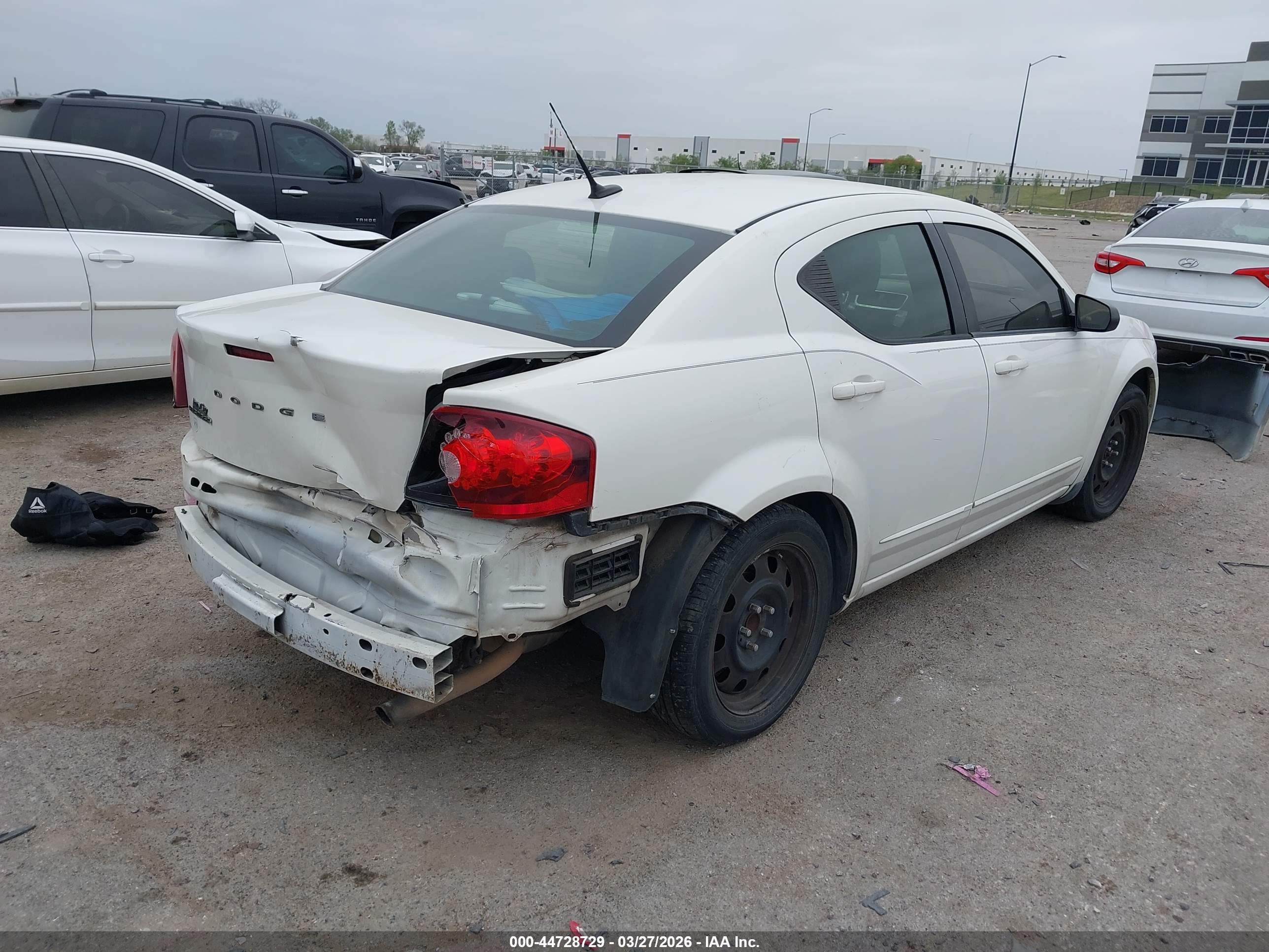 DODGE AVENGER image 4