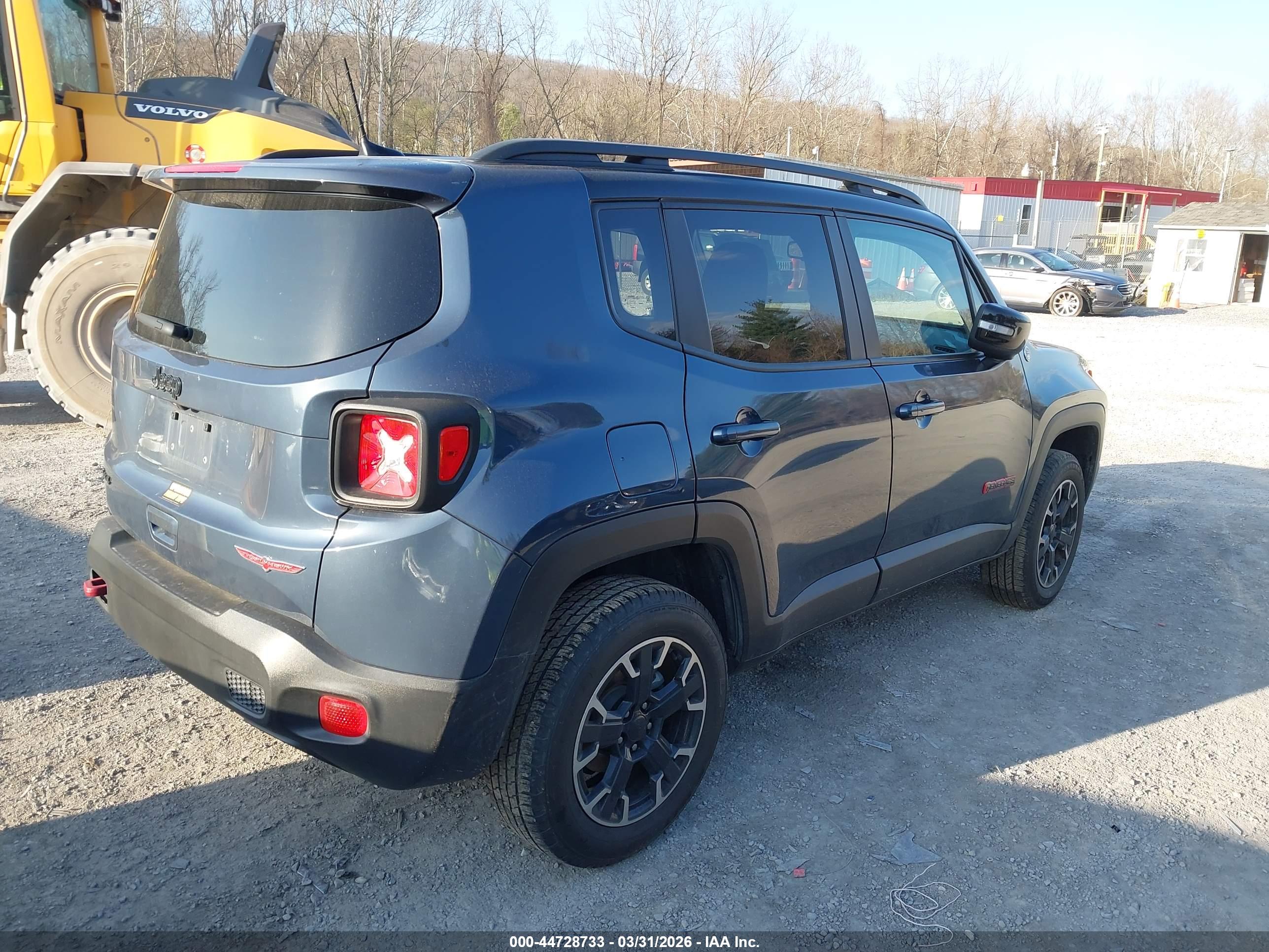 JEEP RENEGADE image 4