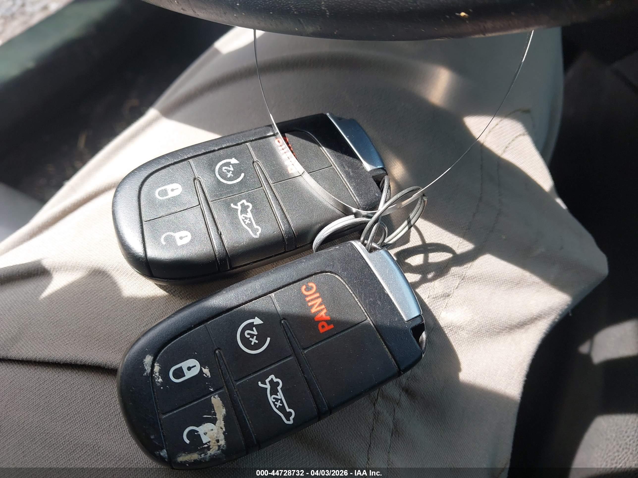 CHRYSLER 300 image 11