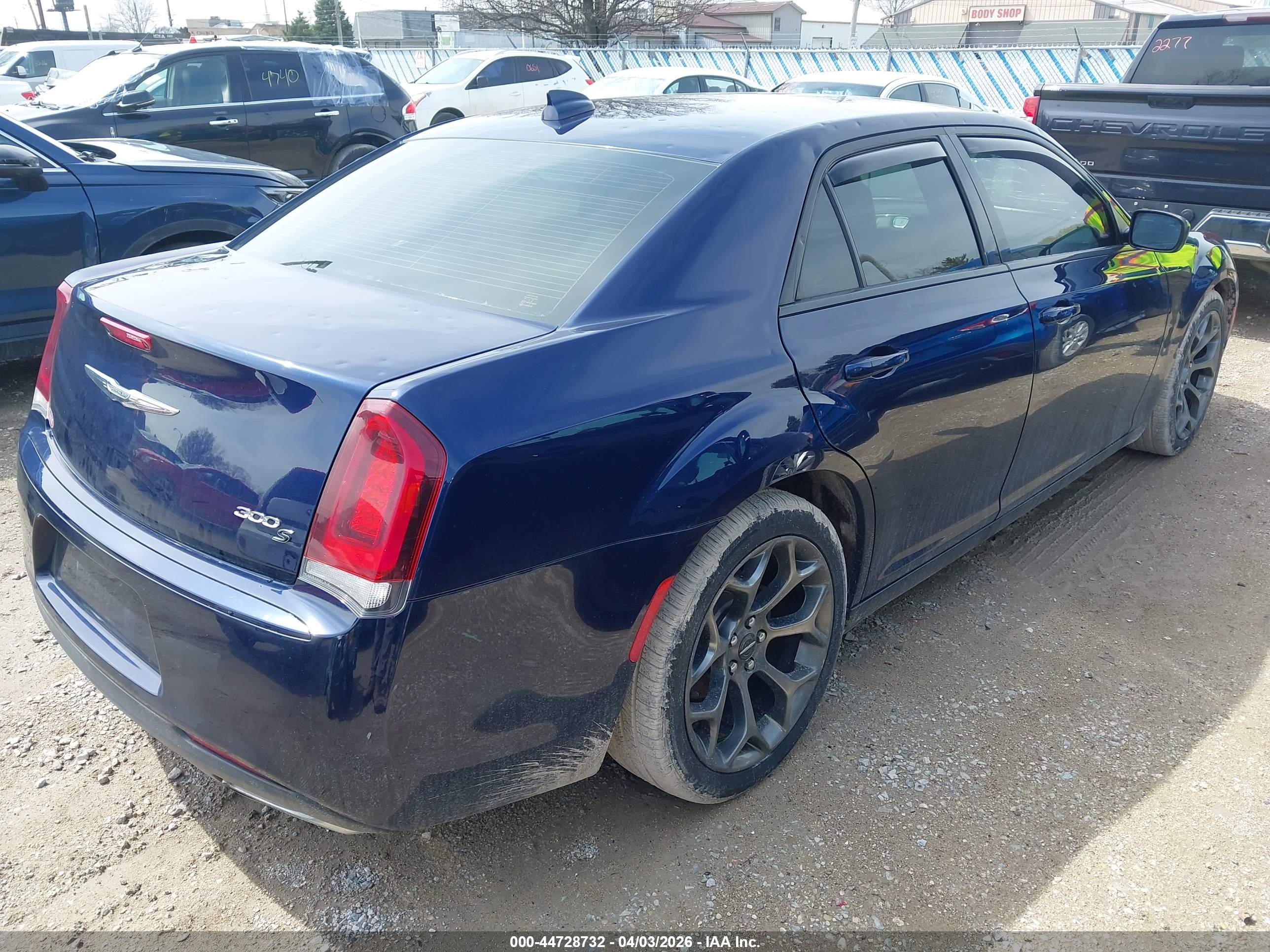 CHRYSLER 300 image 4