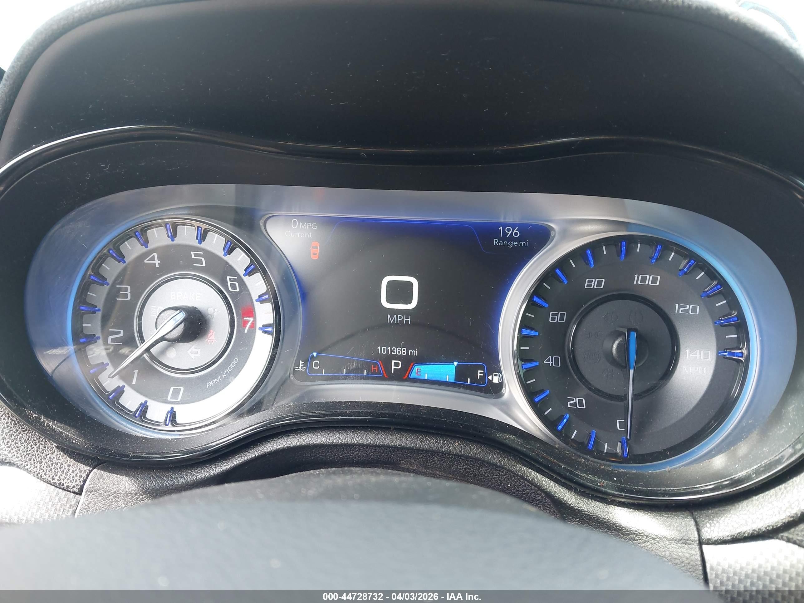CHRYSLER 300 image 7