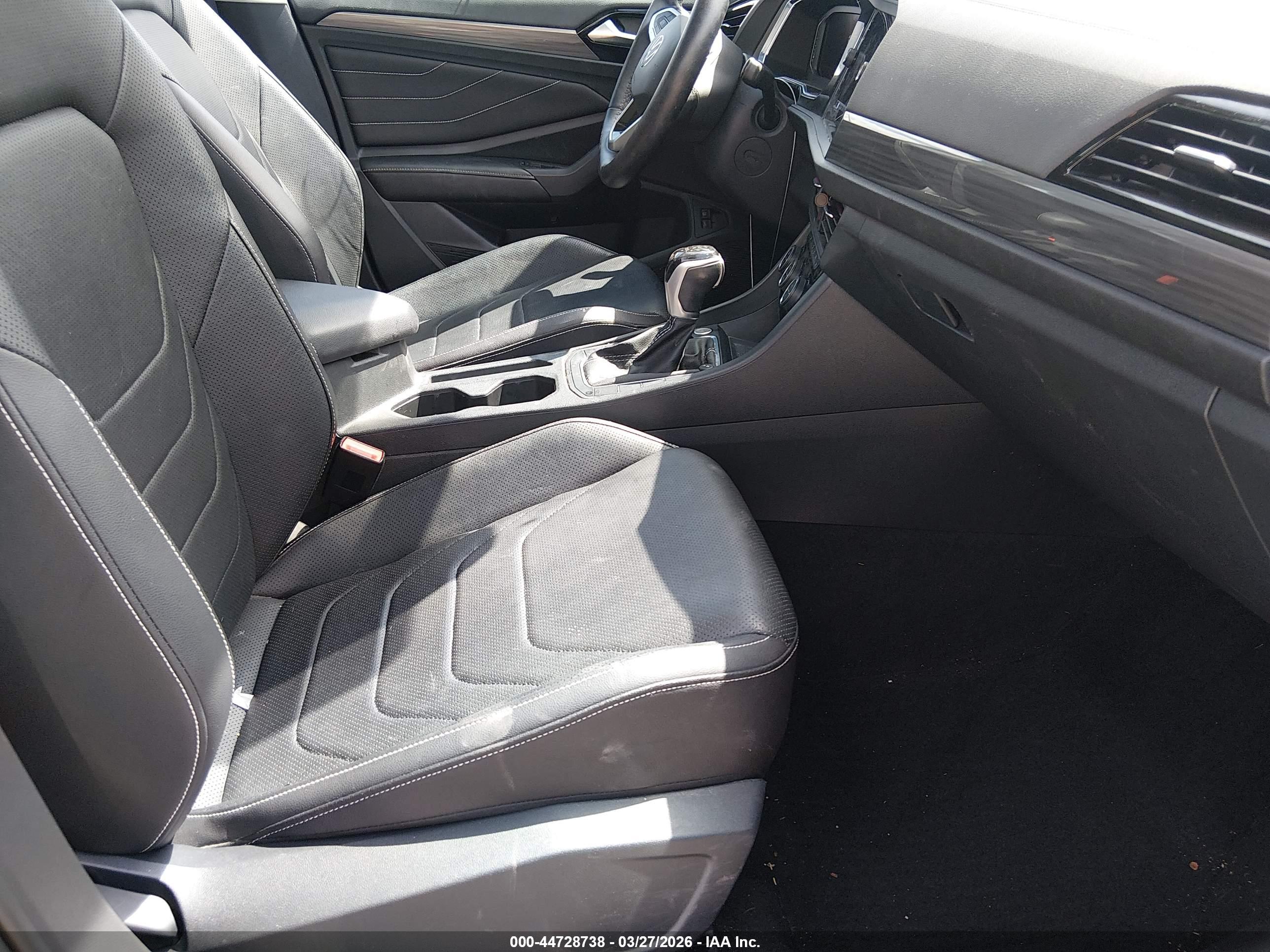 VOLKSWAGEN JETTA image 5
