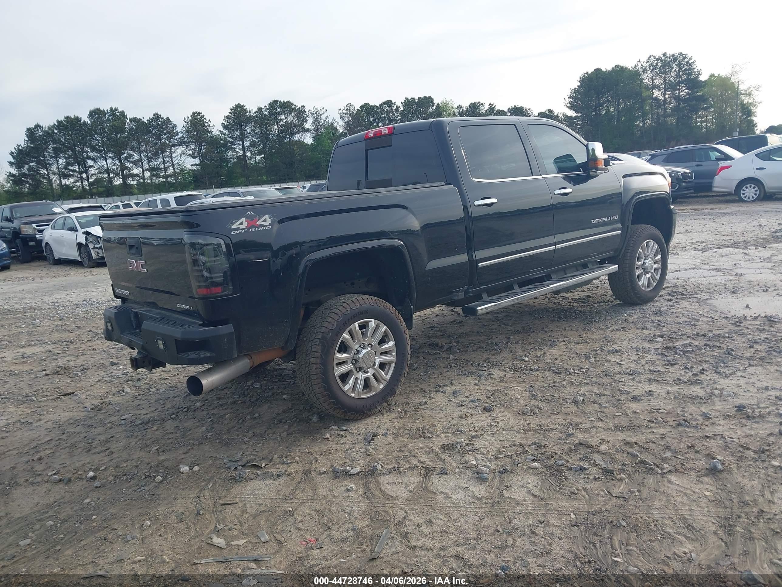 GMC SIERRA image 4