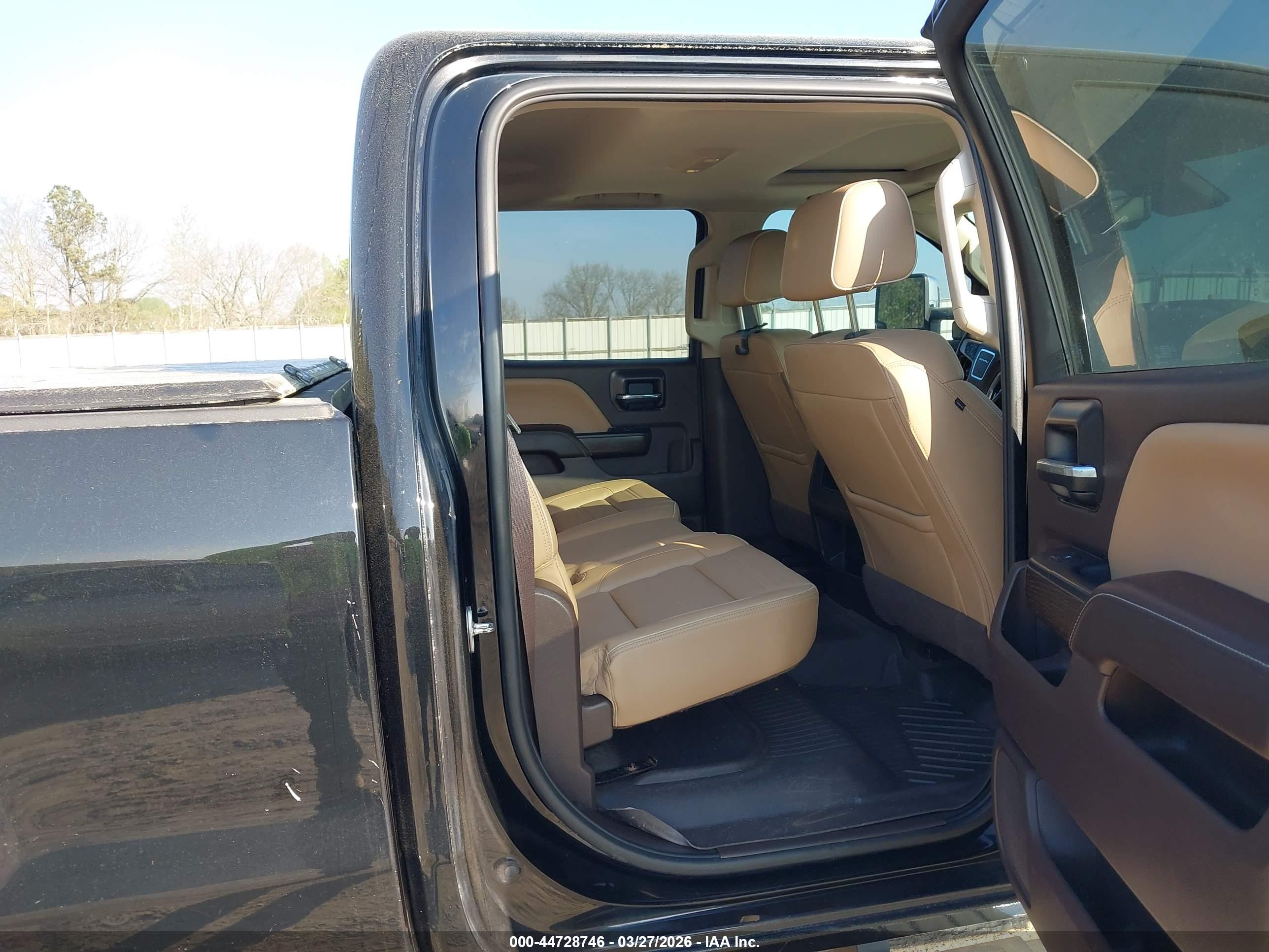 GMC SIERRA image 8