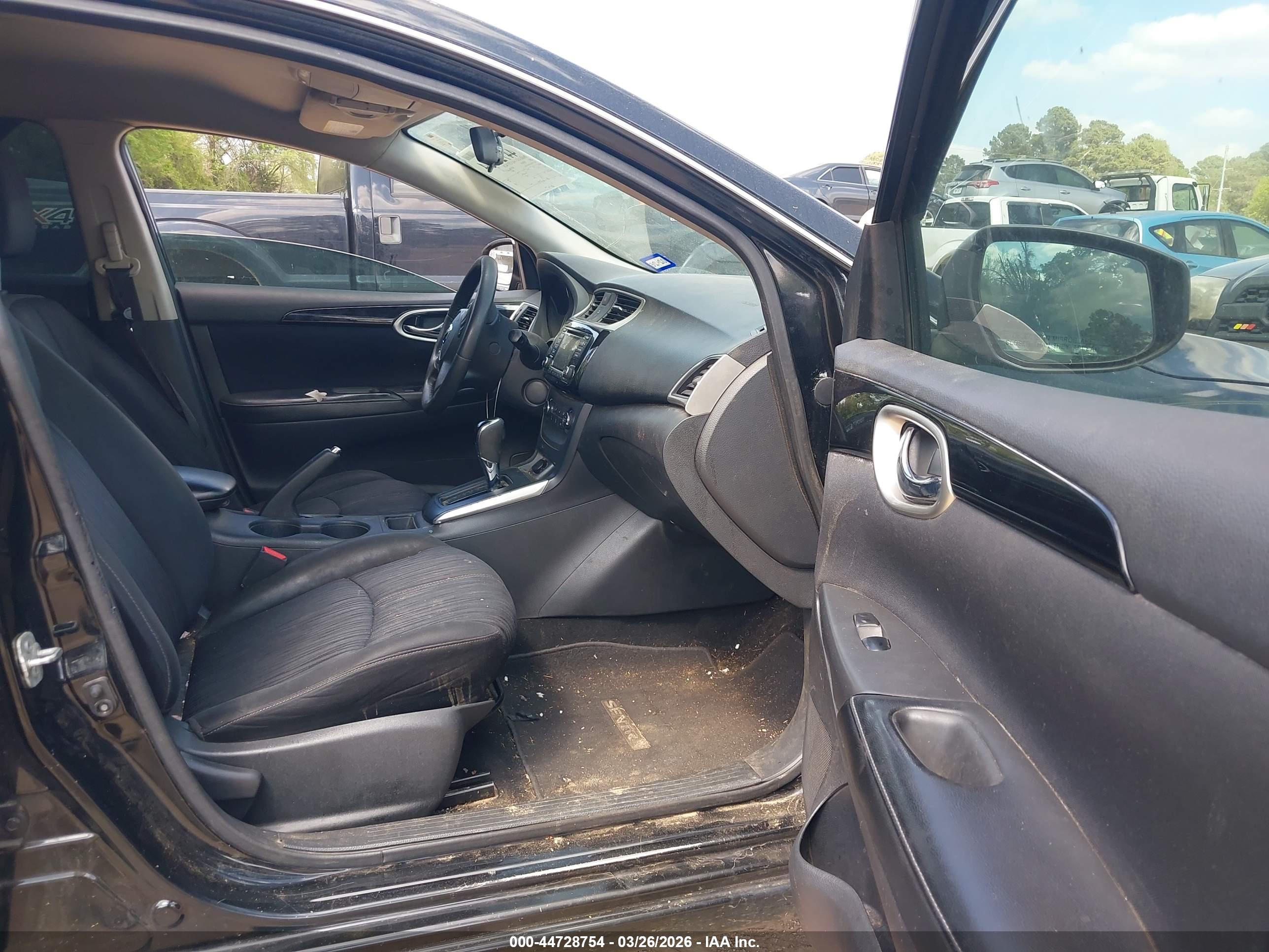 NISSAN SENTRA image 5