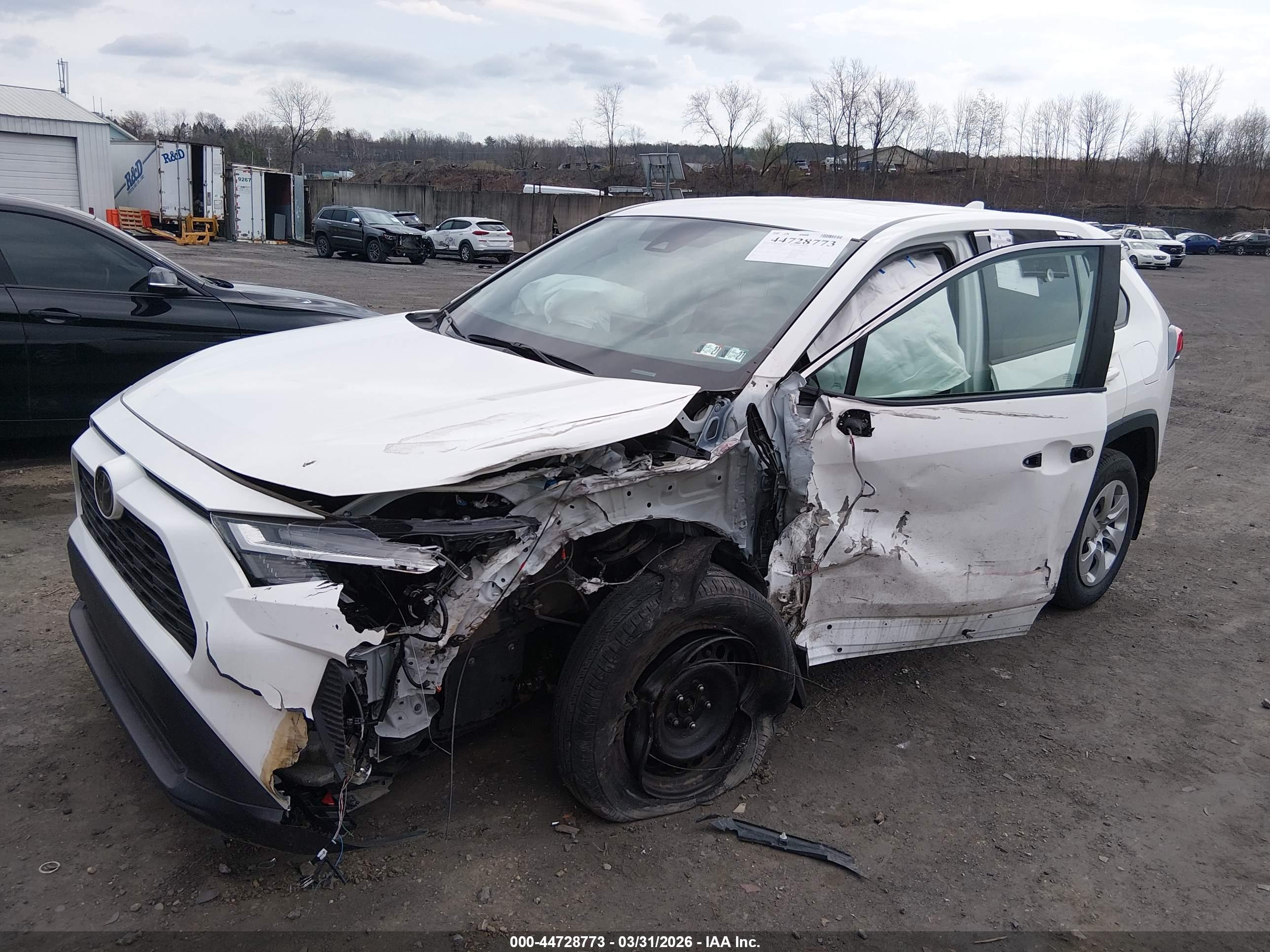 TOYOTA RAV4 image 2