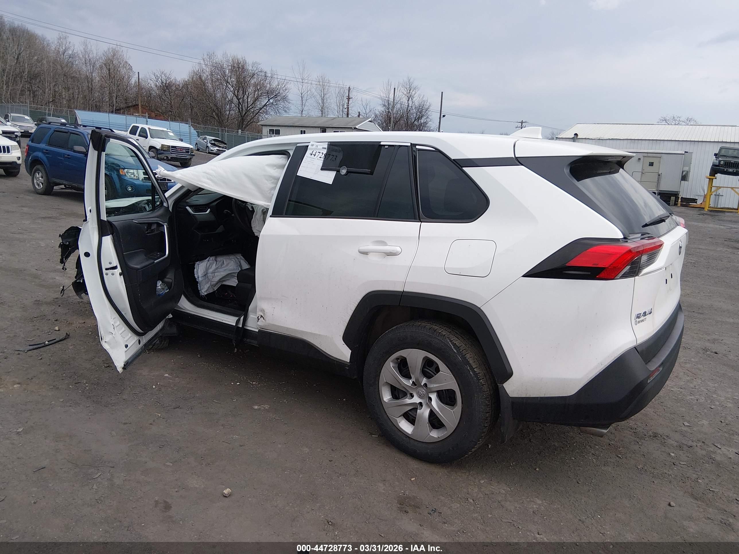 TOYOTA RAV4 image 3