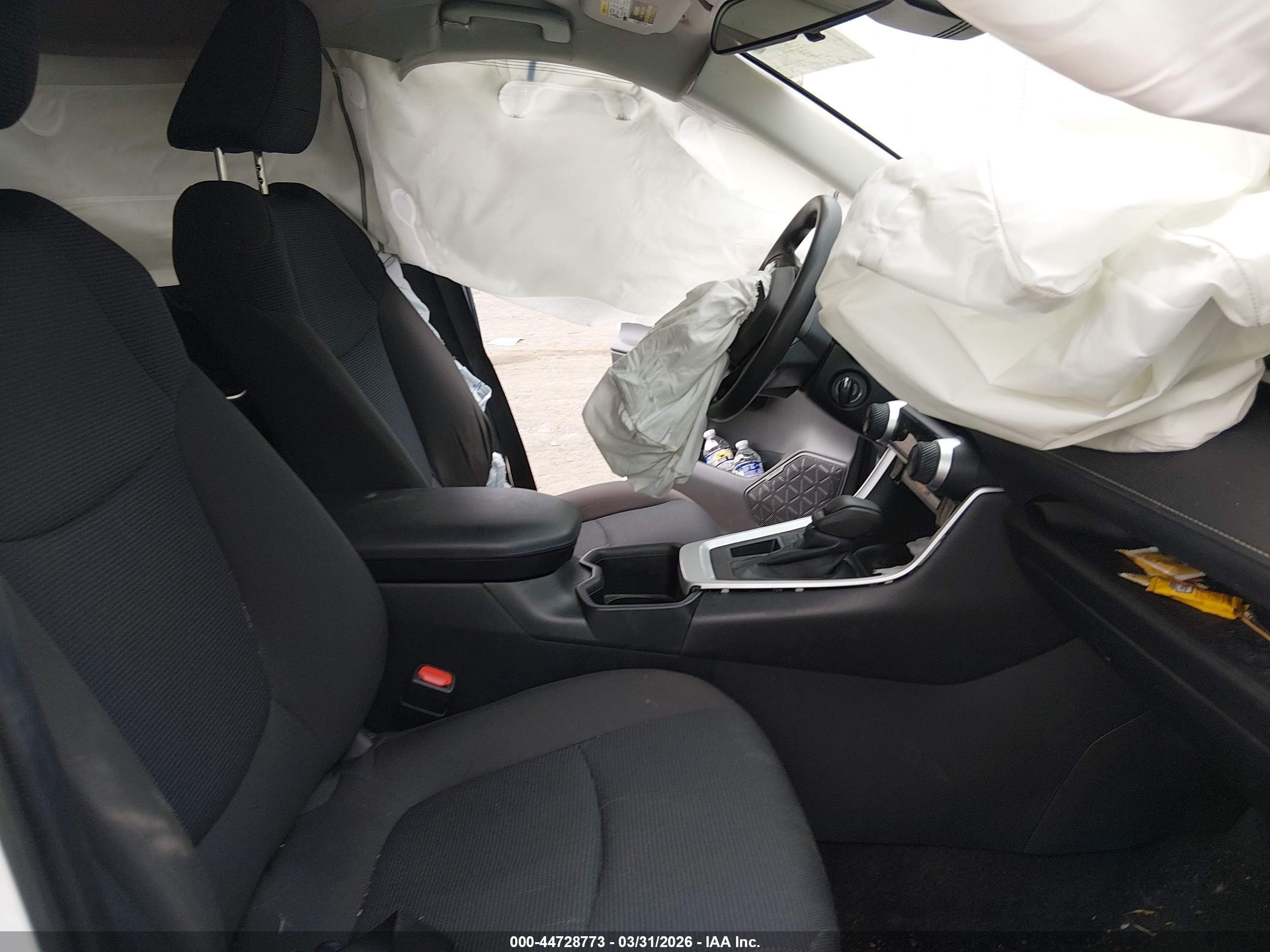 TOYOTA RAV4 image 5