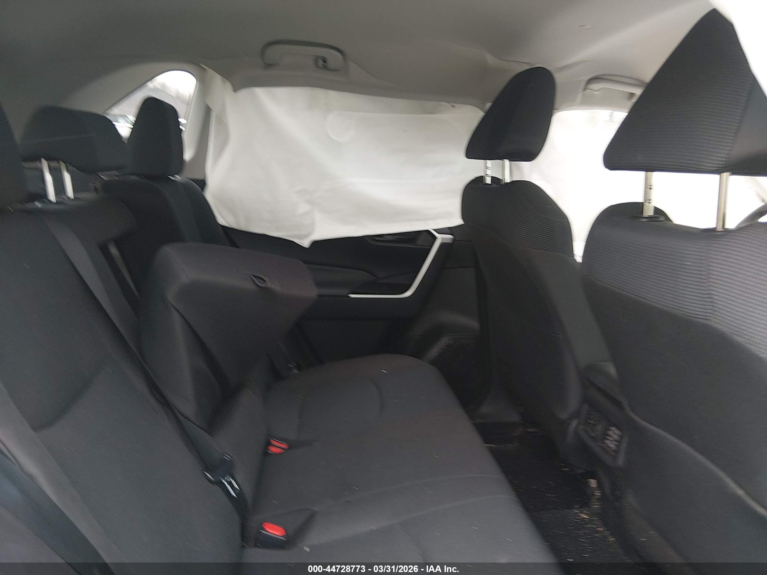 TOYOTA RAV4 image 8