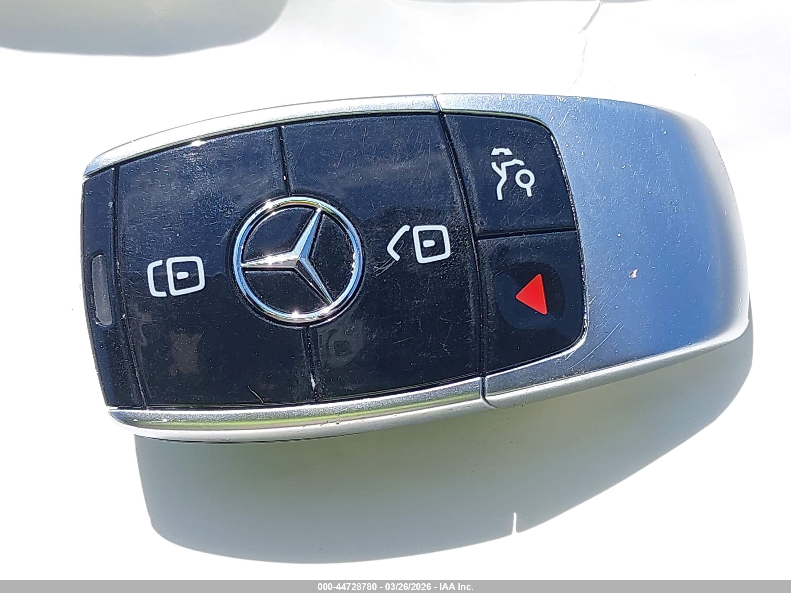 MERCEDES-BENZ E image 11