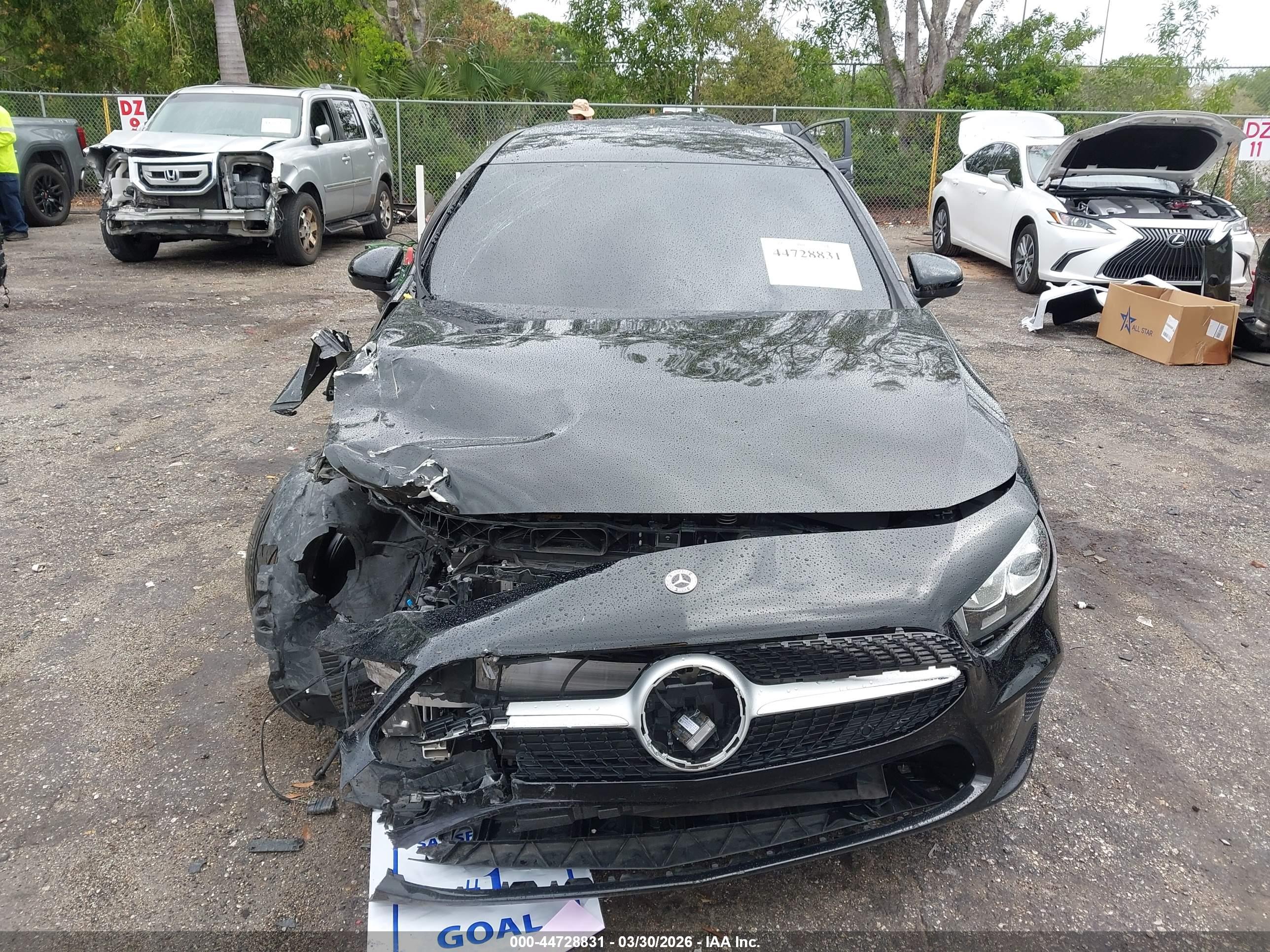 MERCEDES-BENZ A image 6