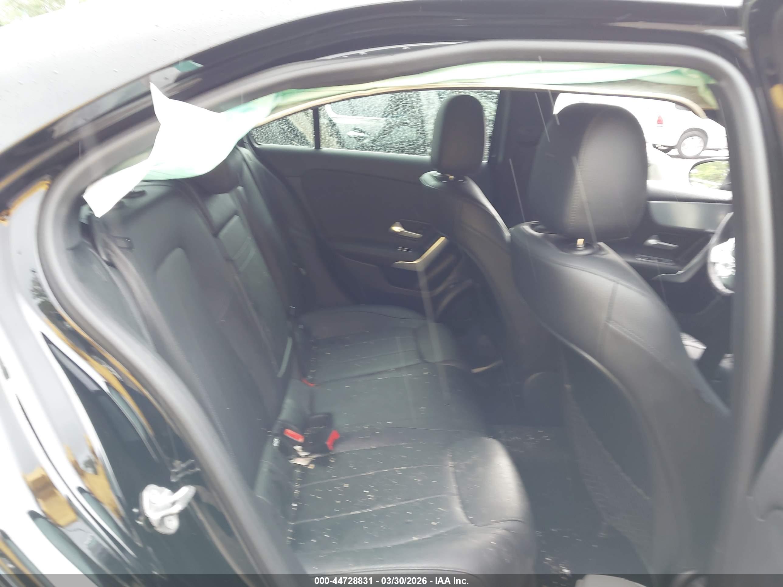 MERCEDES-BENZ A image 8