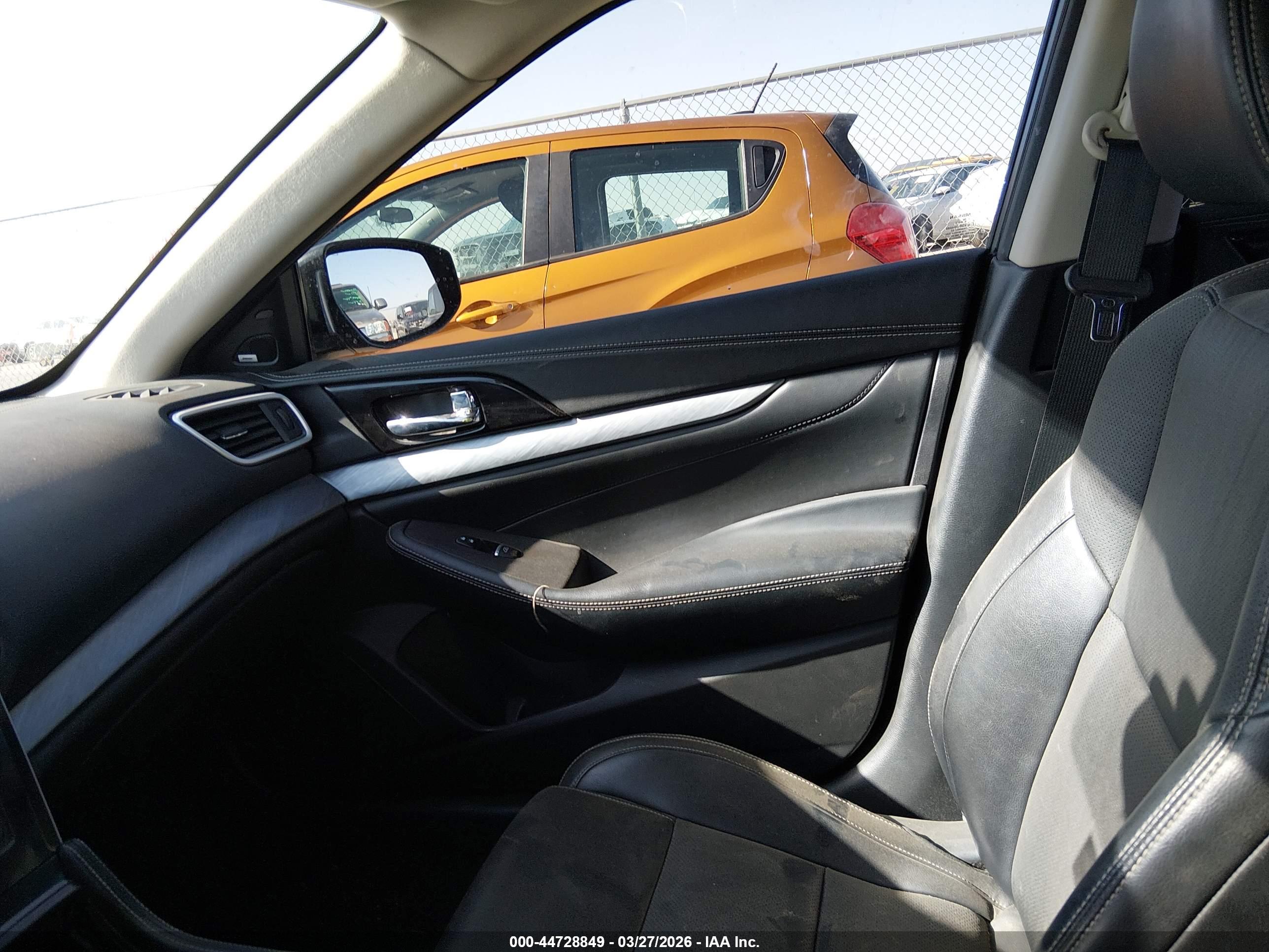 NISSAN MAXIMA image 5