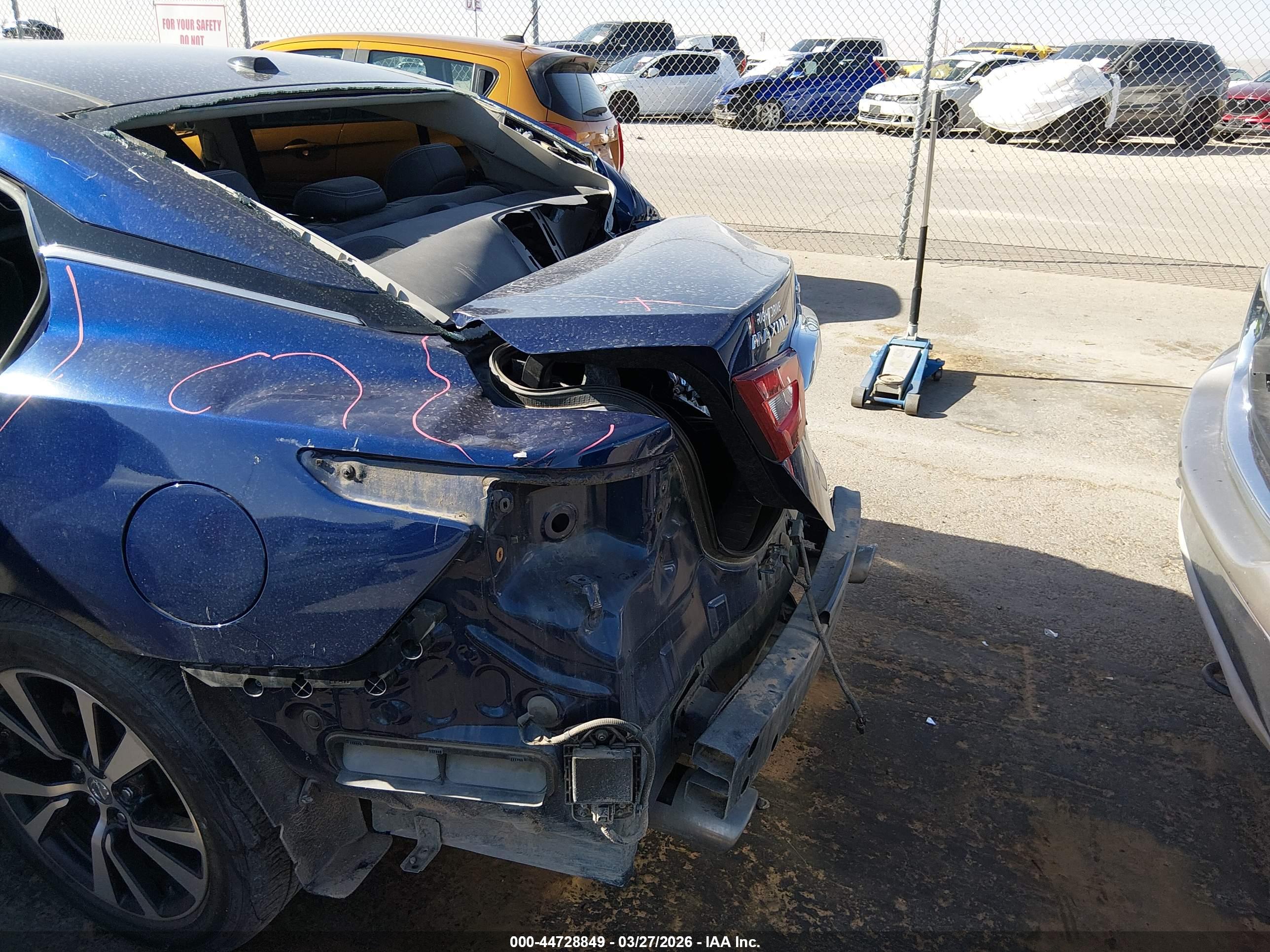 NISSAN MAXIMA image 6