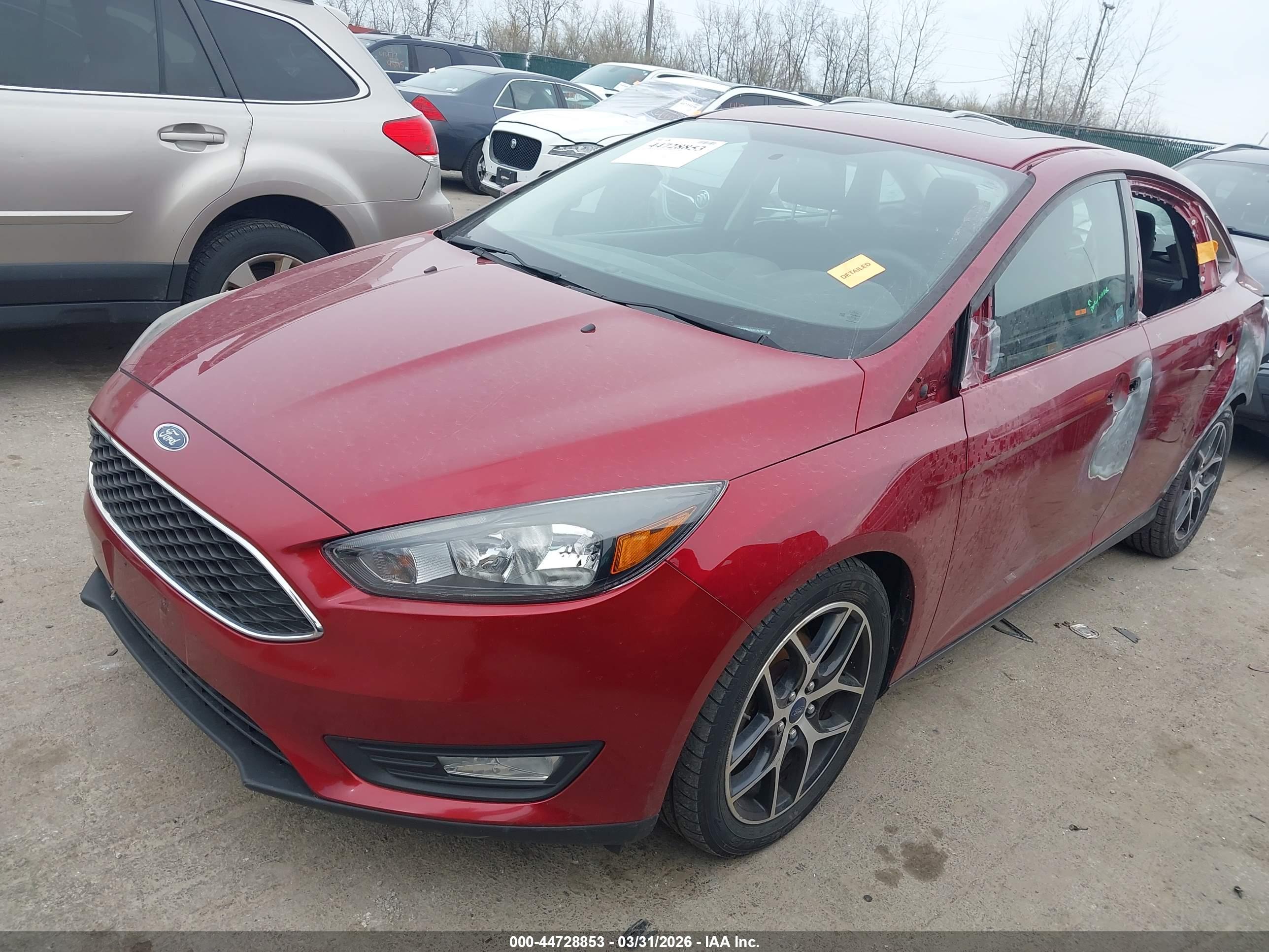 FORD FOCUS image 2