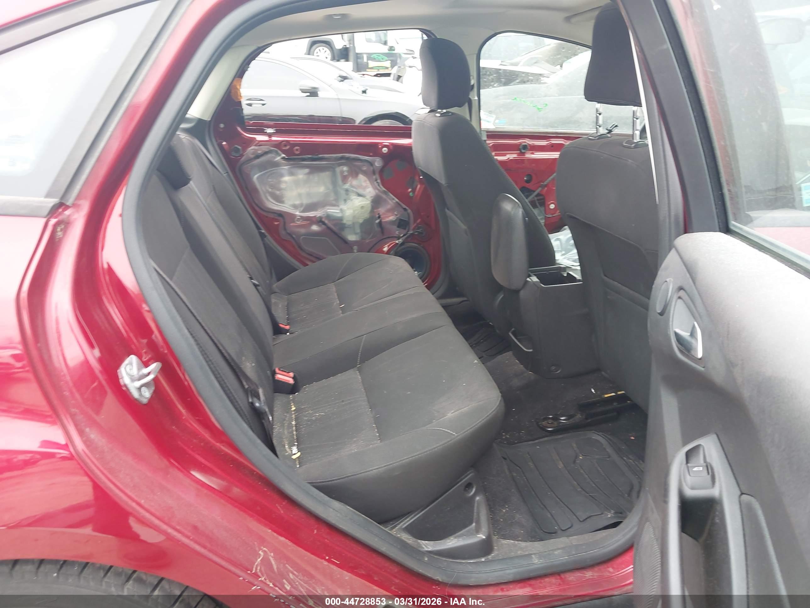 FORD FOCUS image 8