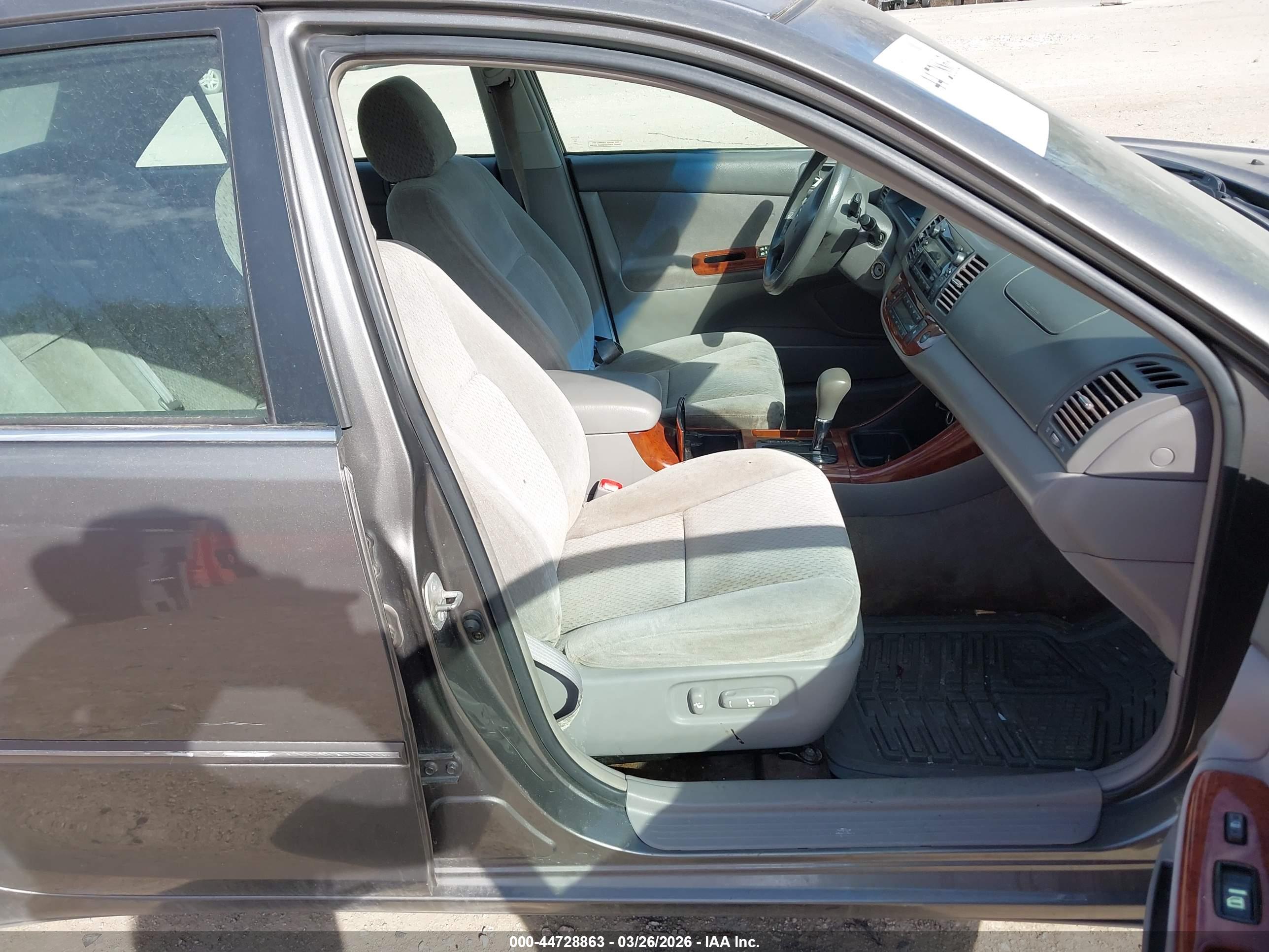 TOYOTA CAMRY image 5