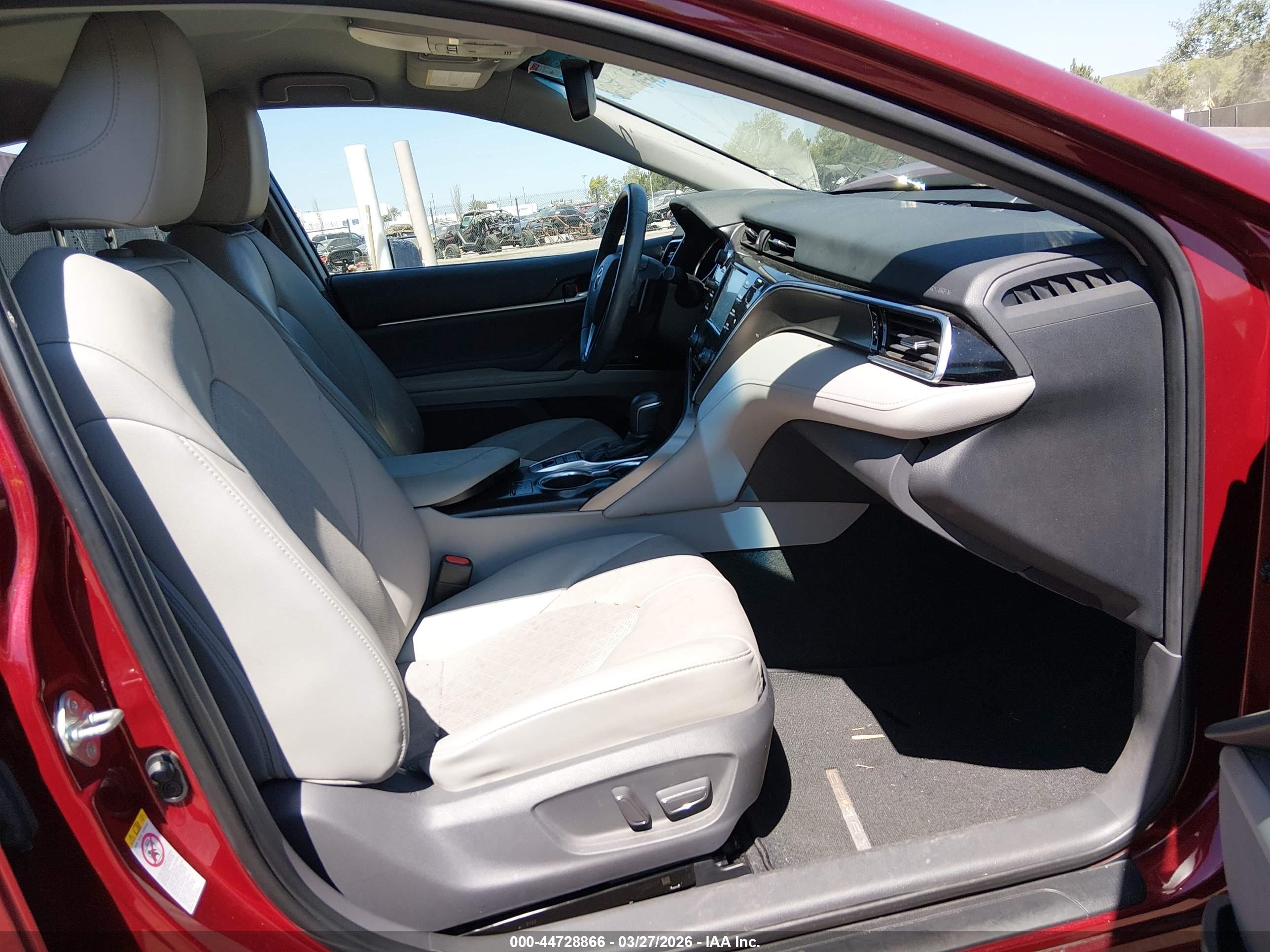 TOYOTA CAMRY image 5
