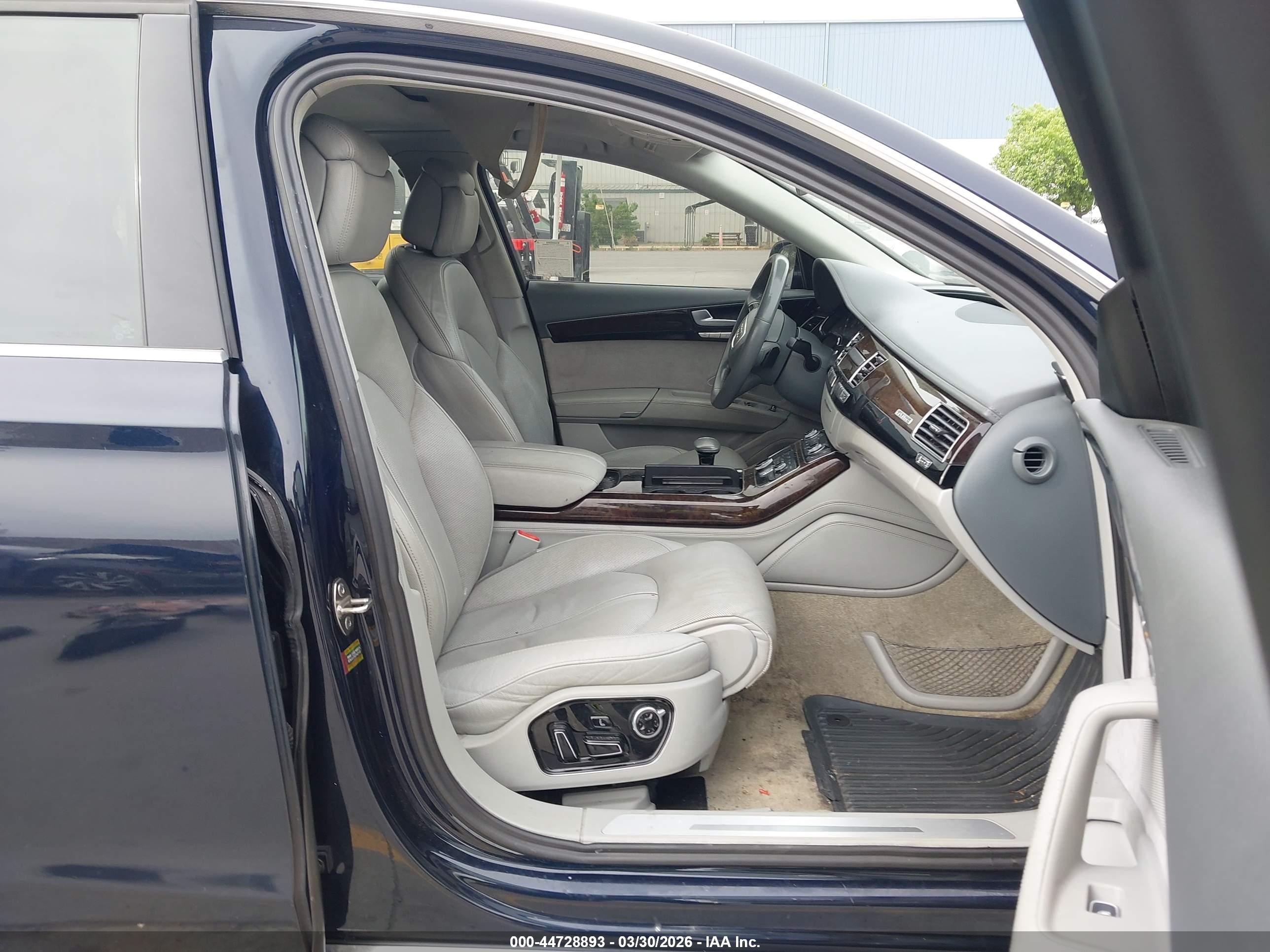 AUDI A8 image 5