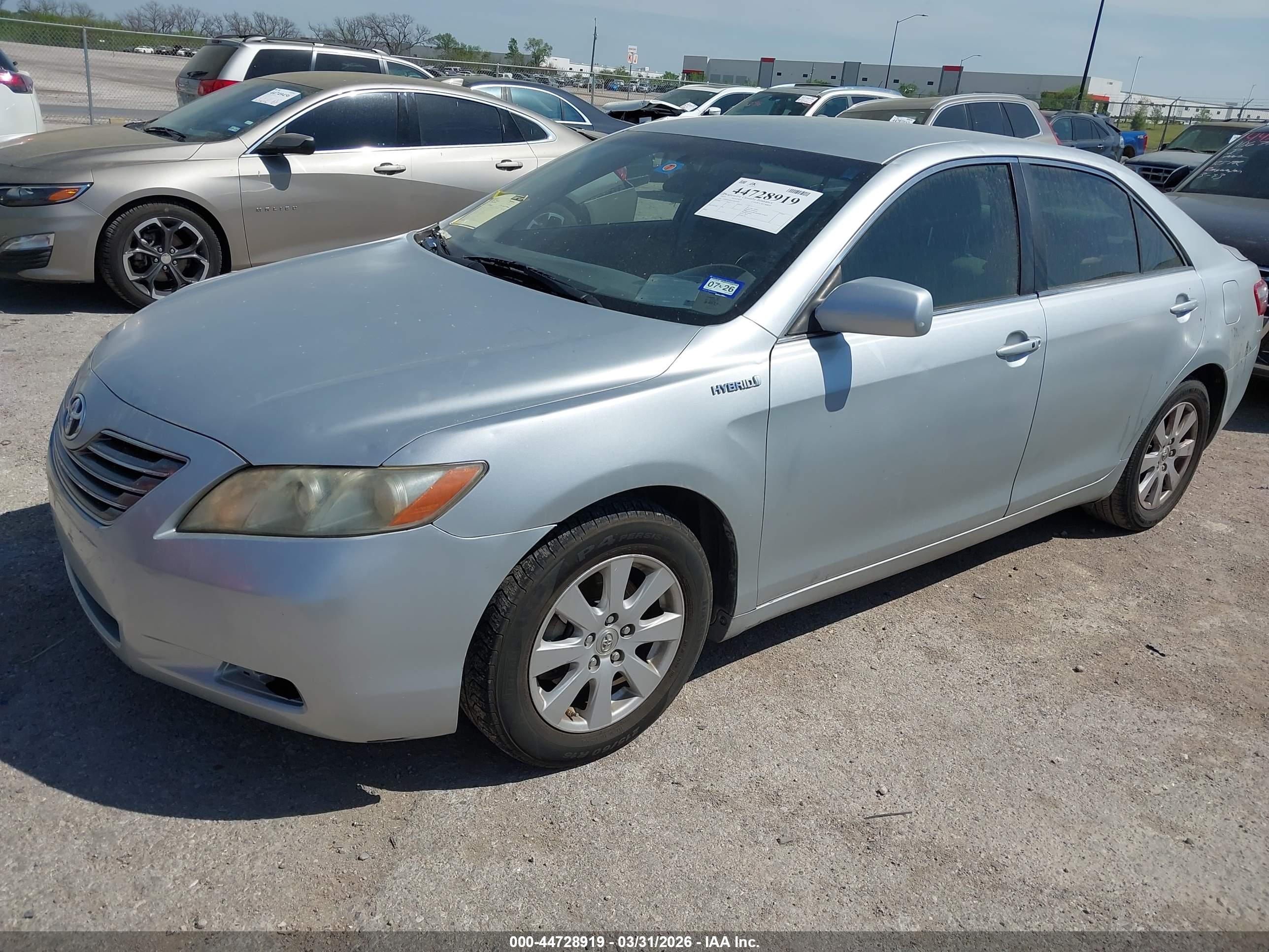 TOYOTA CAMRY image 2