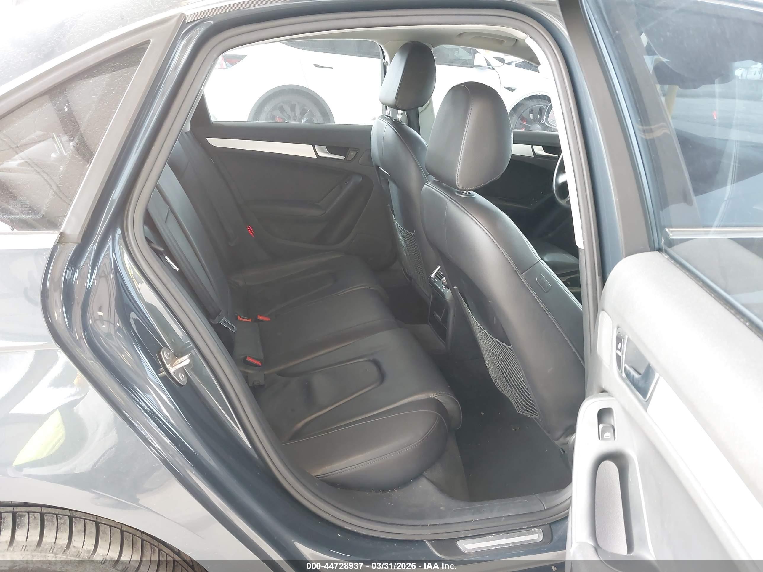 AUDI A4 image 8