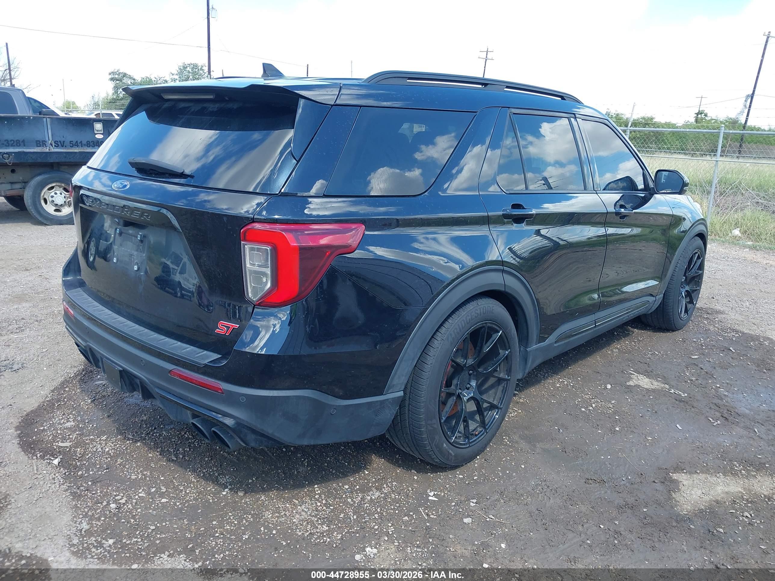 FORD EXPLORER image 4