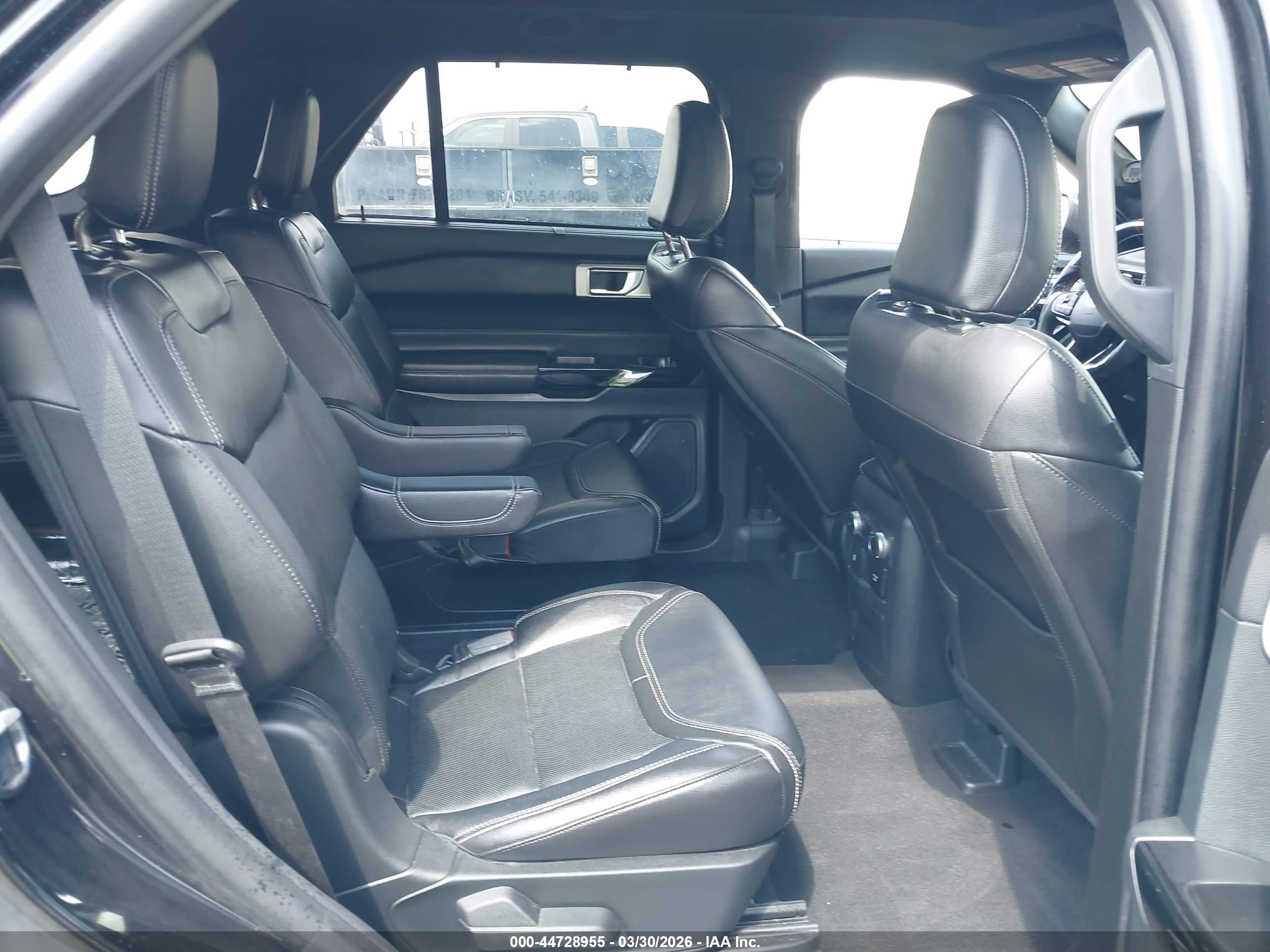 FORD EXPLORER image 8