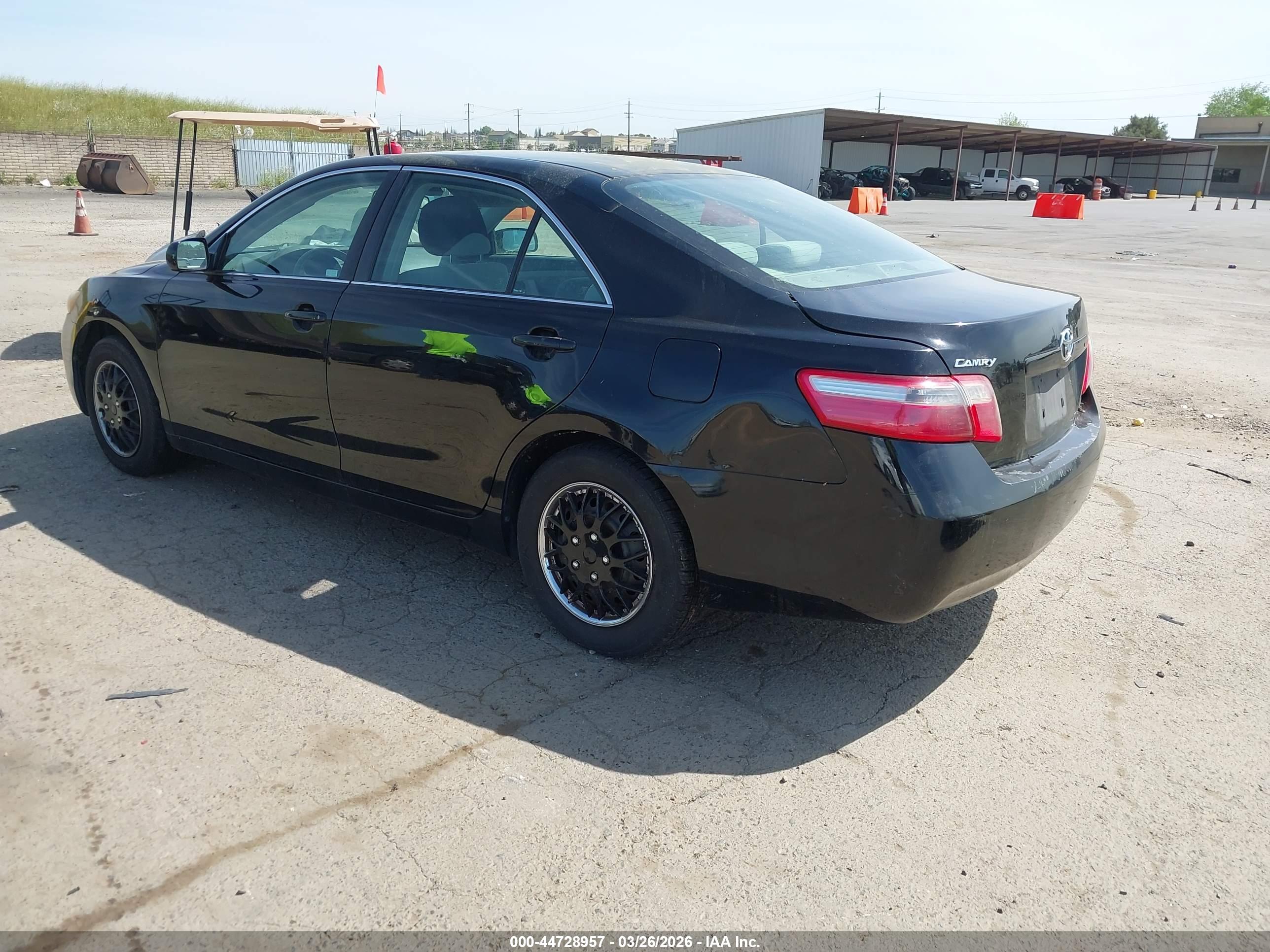 TOYOTA CAMRY image 3