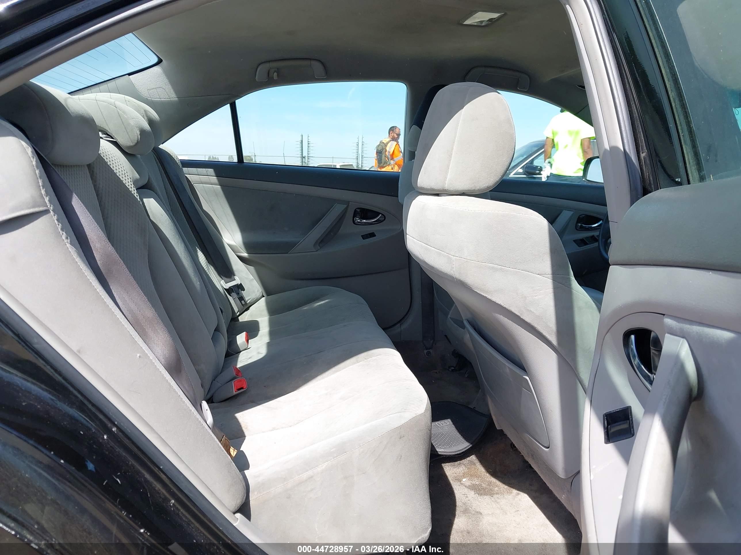 TOYOTA CAMRY image 8