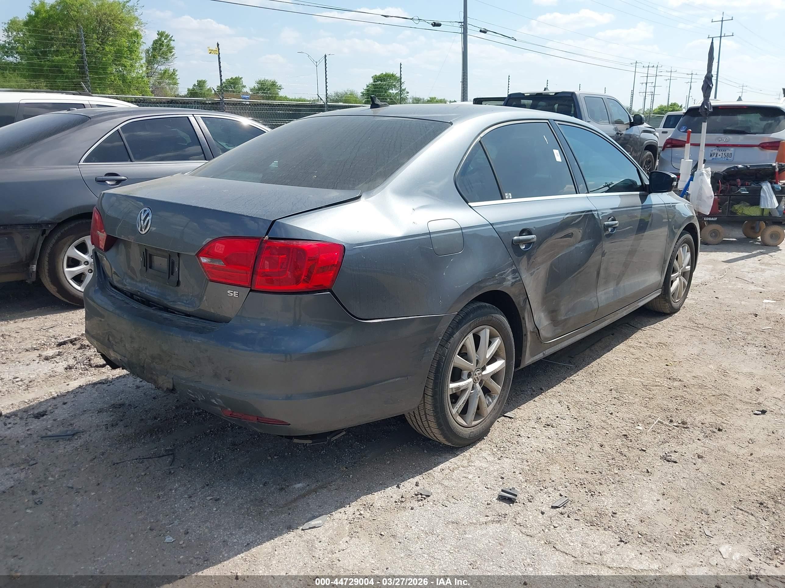 VOLKSWAGEN JETTA image 4