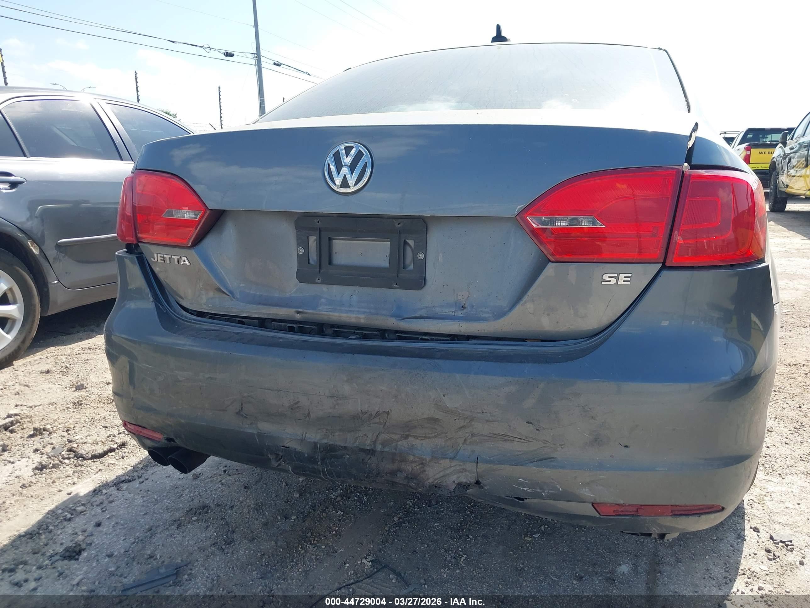 VOLKSWAGEN JETTA image 6