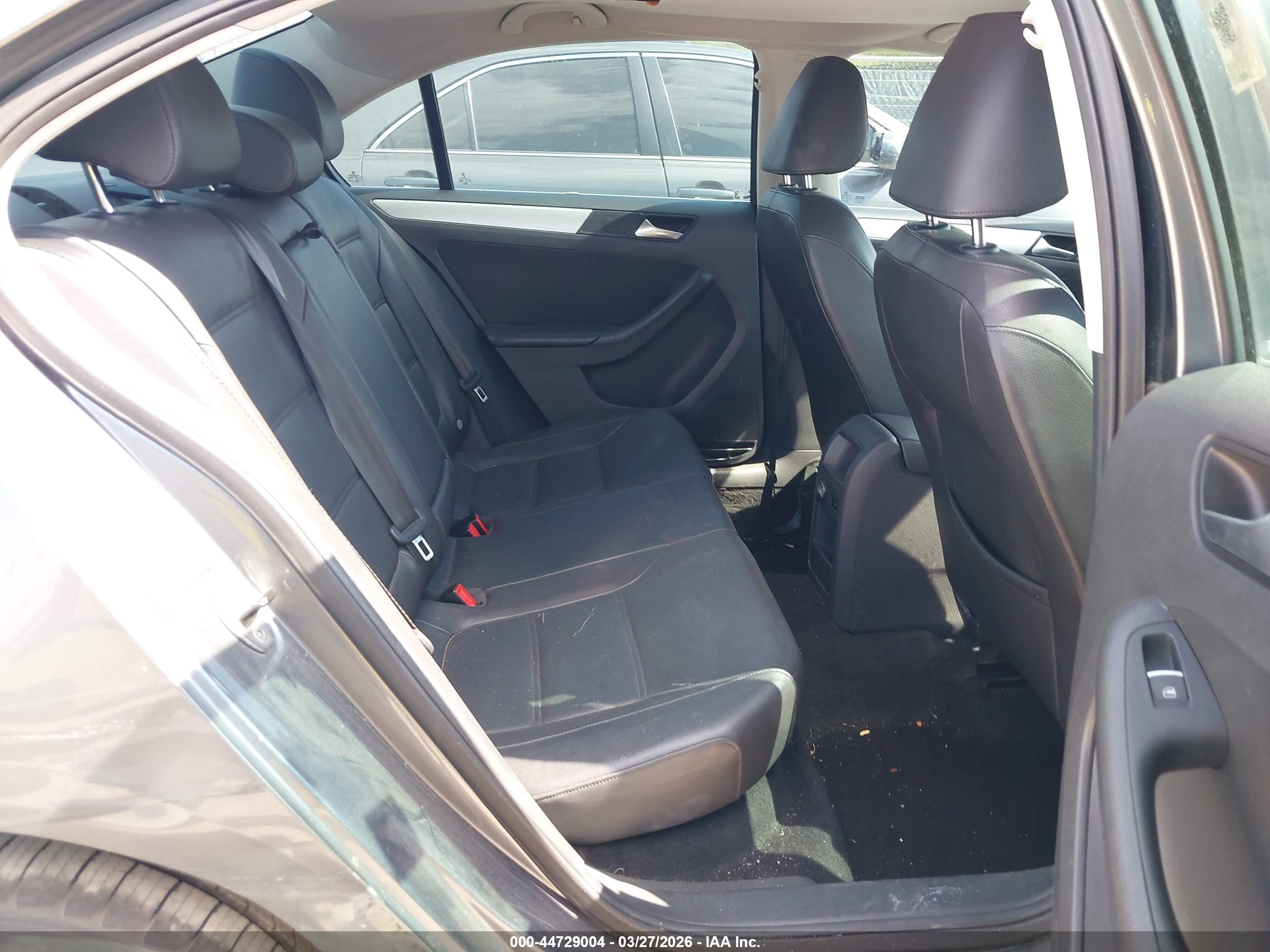VOLKSWAGEN JETTA image 8