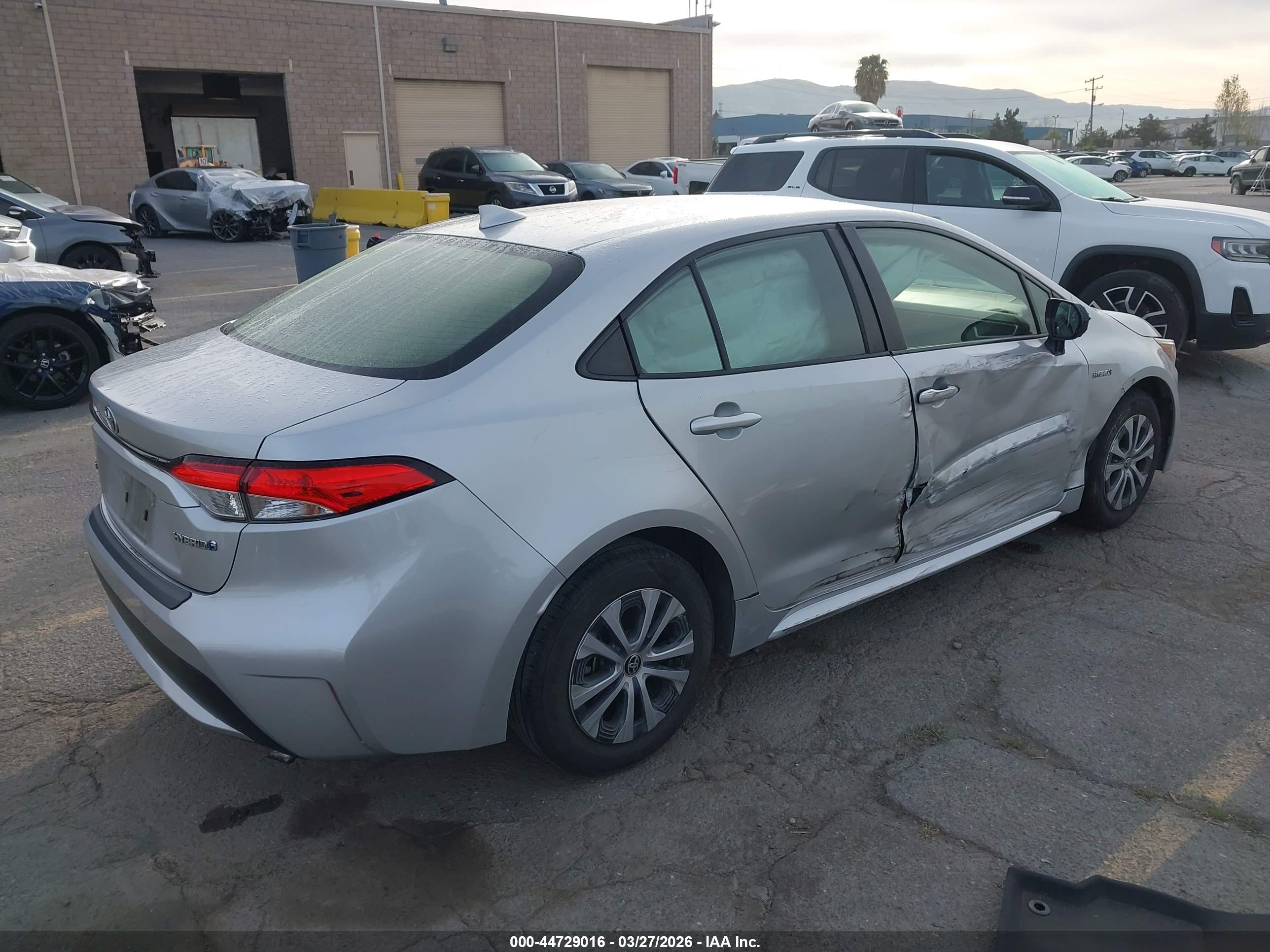 TOYOTA COROLLA image 4