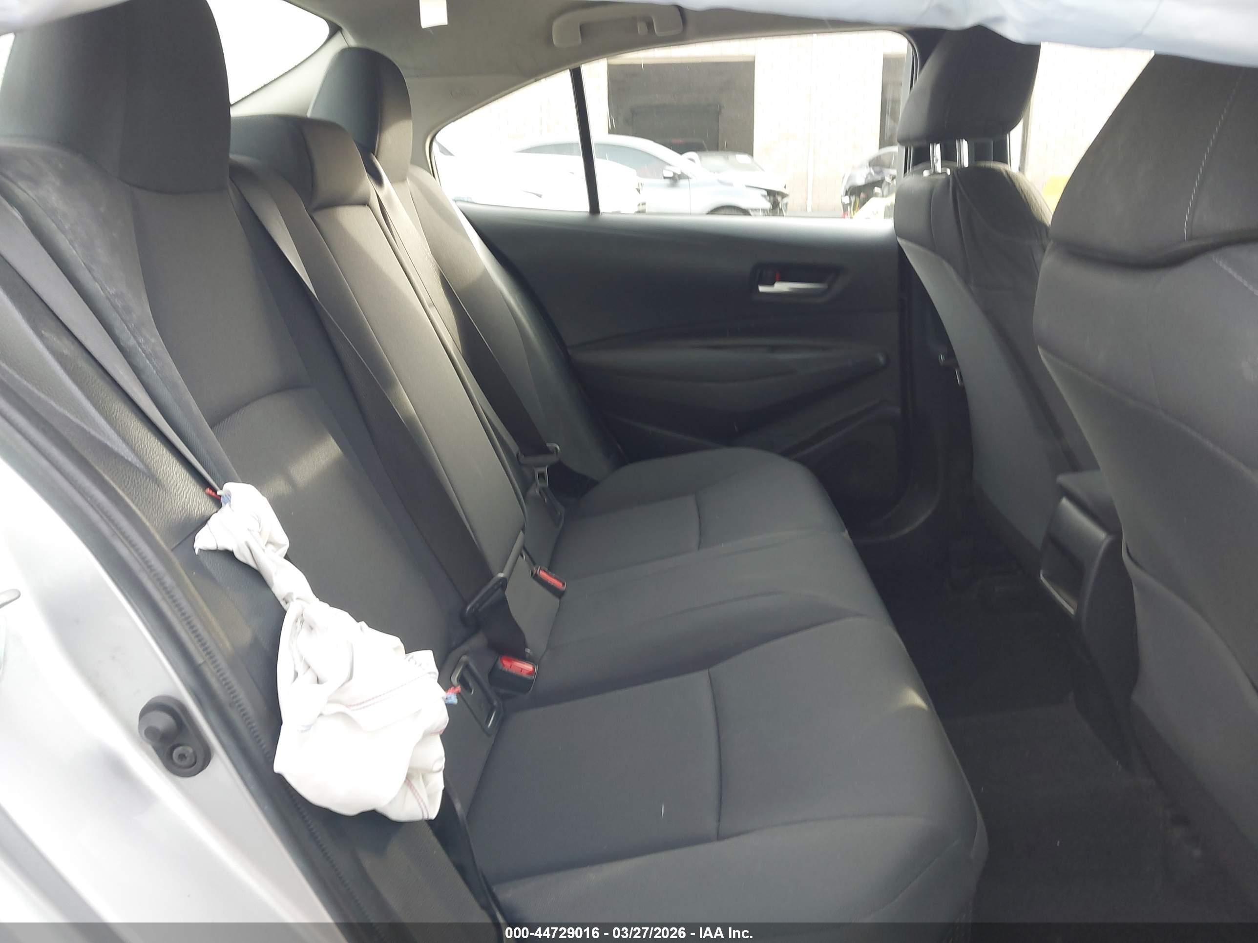 TOYOTA COROLLA image 8