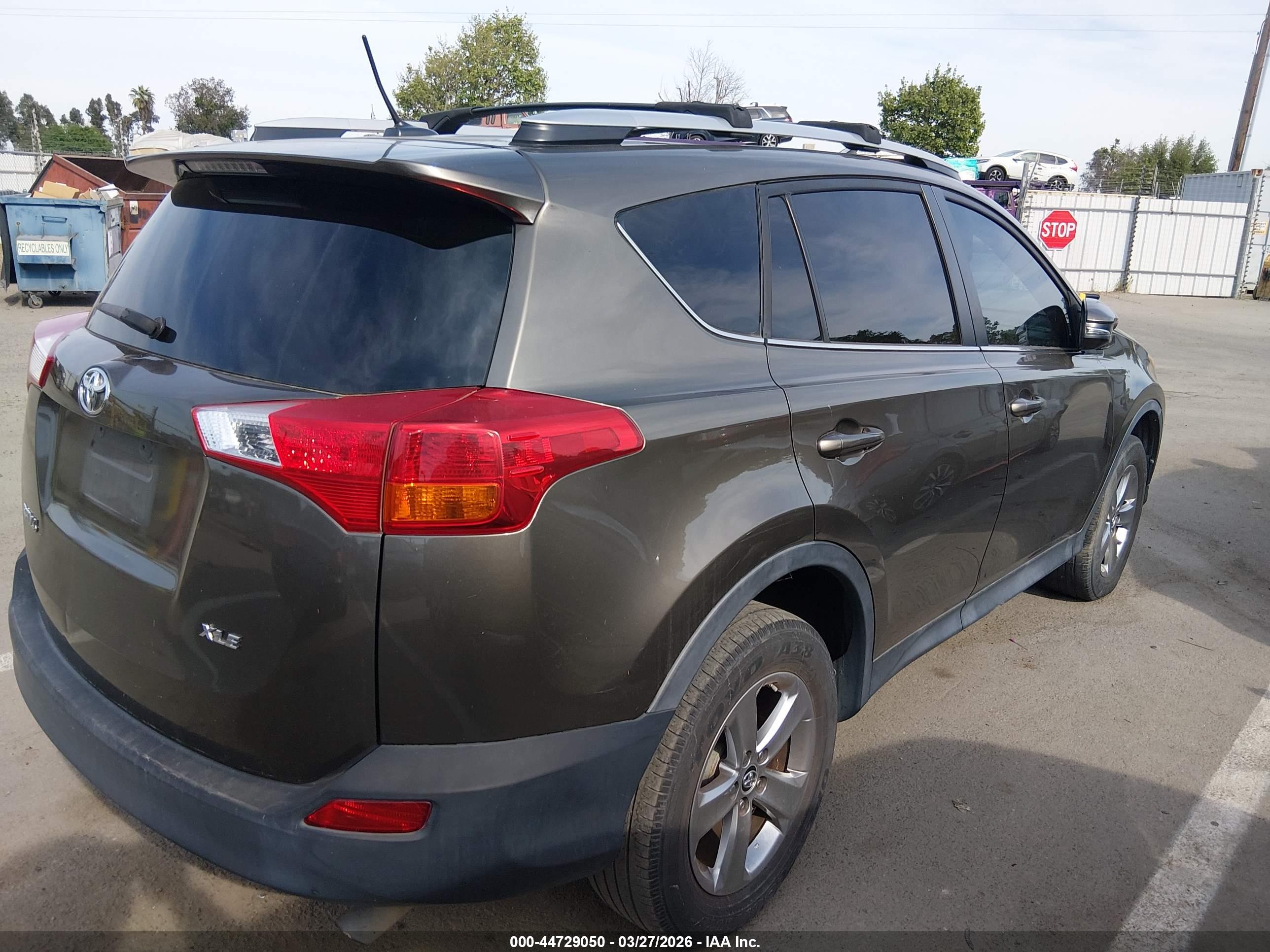 TOYOTA RAV4 image 4