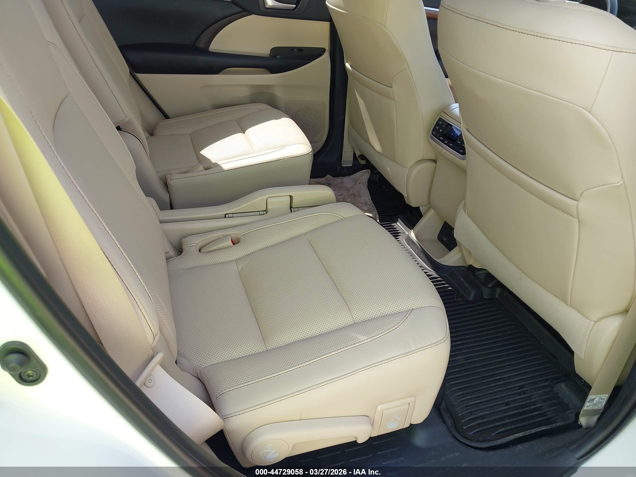 TOYOTA HIGHLANDER image 8