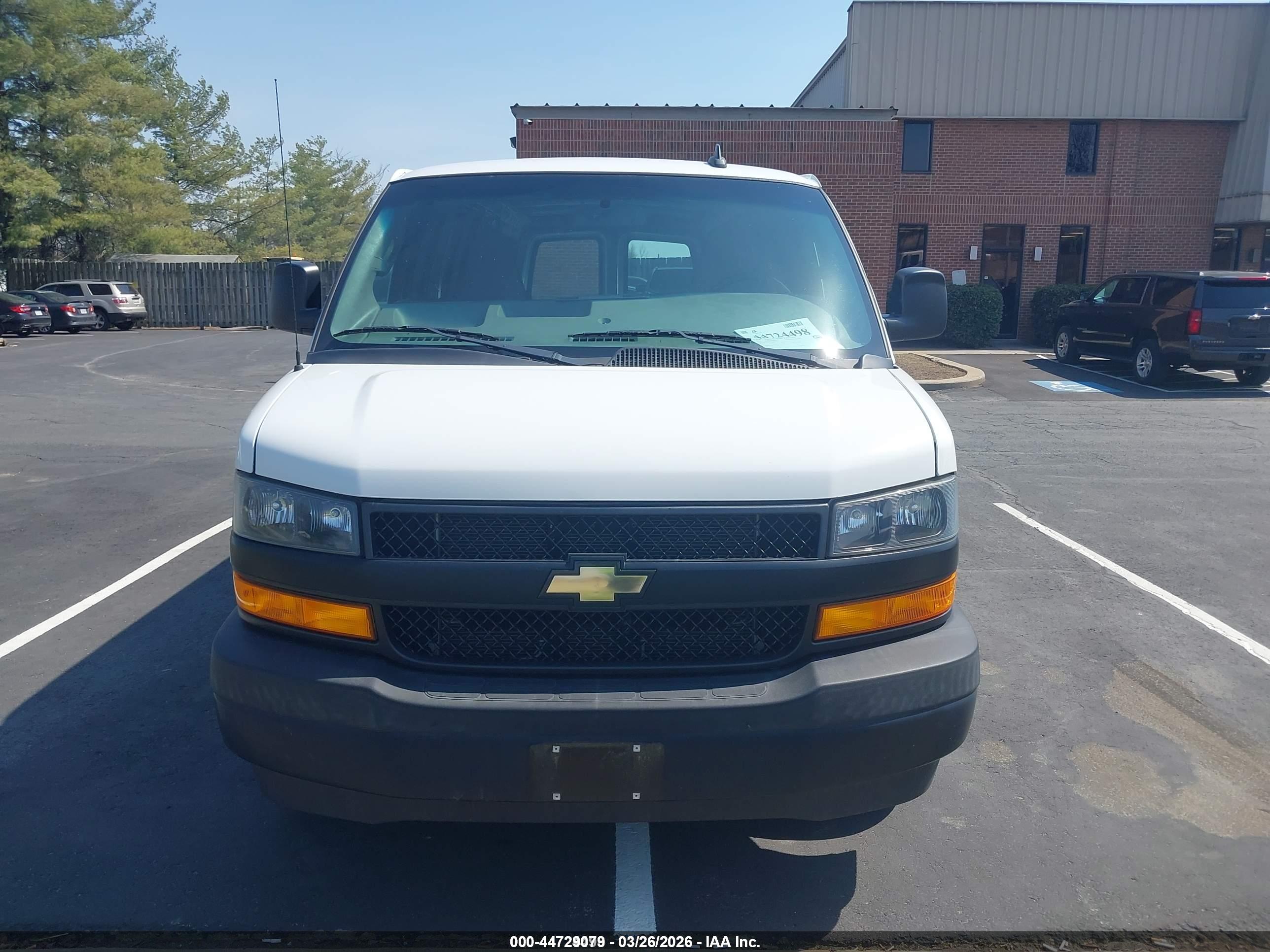 CHEVROLET EXPRESS image 6